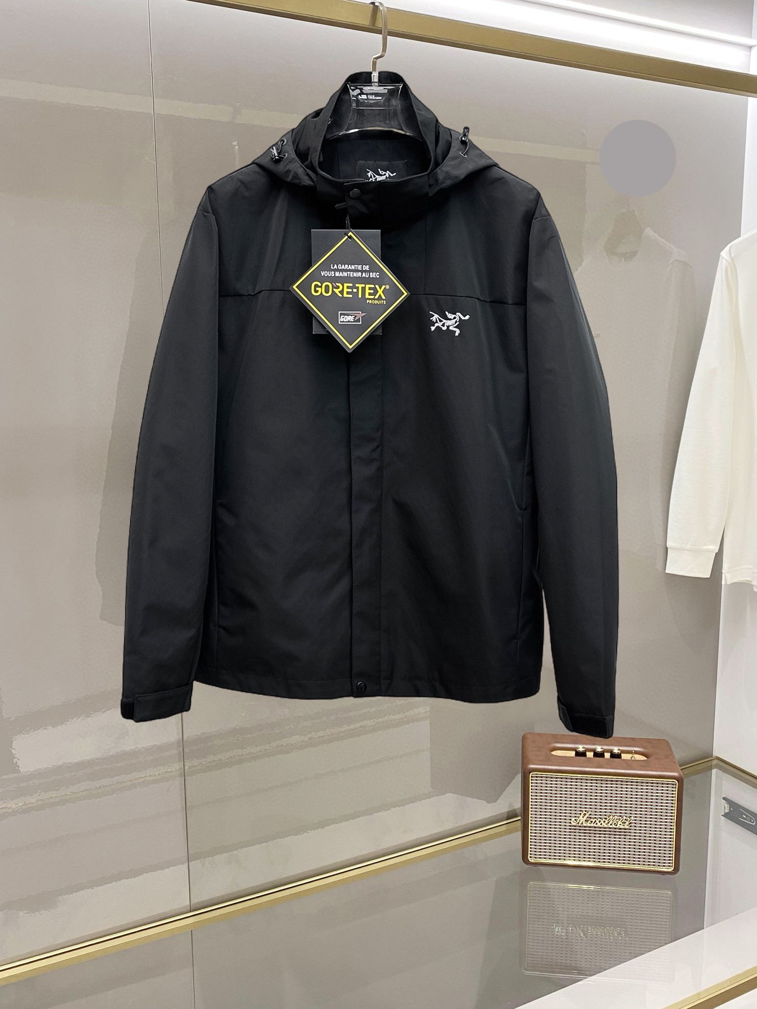 NO:732354,Arc'teryx 2026 new spring jacket, the new product on the show is in perfect condition, comfortable and warm, complete with three colors, full and attractive color, very outstanding design, easily upgrades the fashion sense, extremely elegant and rigorous workmanship, neat and meticulous wiring!  A masterpiece from a famous designer!  The upper body does not look bloated and is super handsome!  Available size M ~ 3XL,arc'teryx,jackets & coats,jackets & coats,19860909始祖鸟 2026开春新款夹克外套,秀场新品品相非常完美,舒适保暖,三标齐全色泽饱满诱人,非常出彩的设计,轻松将时髦感进阶,做工极为考究严谨,走线工整细致！大牌设计师巨作！上身不显臃肿、超级帅气！现货码数M ～ 3XL,arc'teryx,jackets & coats,jackets & coats,,Men's clothing