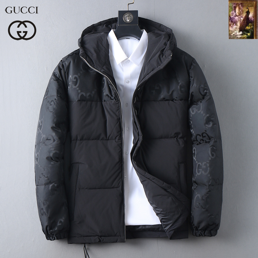 NO:599852,Gucci GW exclusively supplies new autumn and winter classic down jackets, hooded turtleneck down jackets, rarely available through trading company channels, hood snap-button detachable design  A must-have warm item for cooling weather, it can be worn for daily life or outdoor sports. The fabric of this down jacket is smooth and shiny, wear-resistant, scratch-resistant and easy to care for. It is equipped with high-quality white goose down filling inside. It is paired with large square quilting technology to create a fluffy and full overall effect. It has good resilience and has a strong thermal insulation effect, so that you are not afraid of the cold outdoor weather in autumn and winter! Size: M-3xL,,down  jacket,hats,alexander wang19860909古奇 GW独家专供秋冬新款经典羽绒服,连帽高领羽绒服 贸易公司渠道稀出,帽子按扣可拆卸设计 降温天气必备的保暖单品,不论是日常还是户外运动都能穿.该羽绒服面料质感光滑亮泽,耐磨防刮易打理,内里配置优质白鹅绒埴充,在搭配大方格绗缝工艺,wt打造蓬松饱满的整体效果,回弹性好,兼顾强悍的保暖锁温效果,让你无惧秋冬季寒冷的户外天气! 尺码:M-3xL,,down jacket,hats,alexander wang,Men's clothing