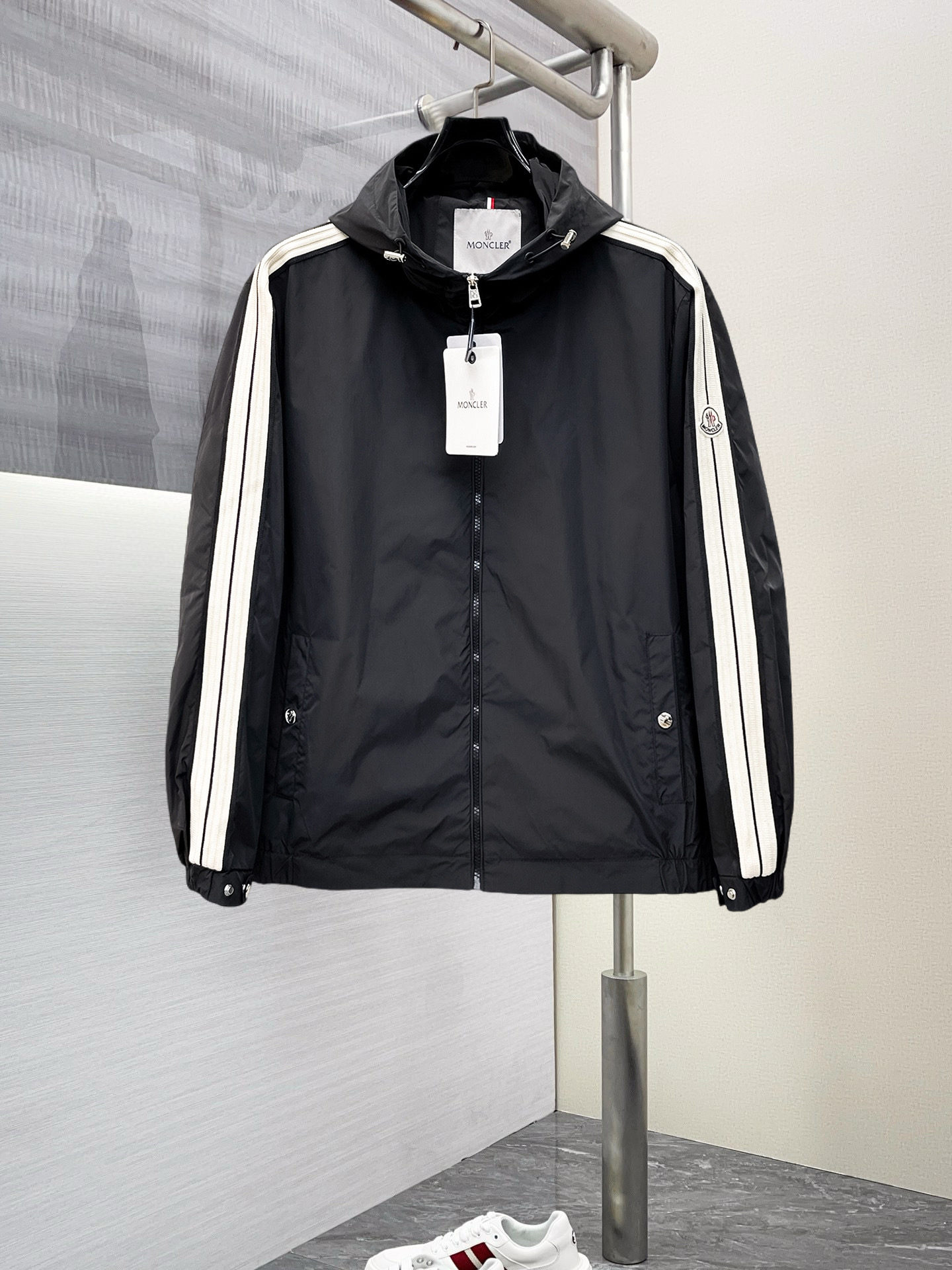Moncler Jacket 09030