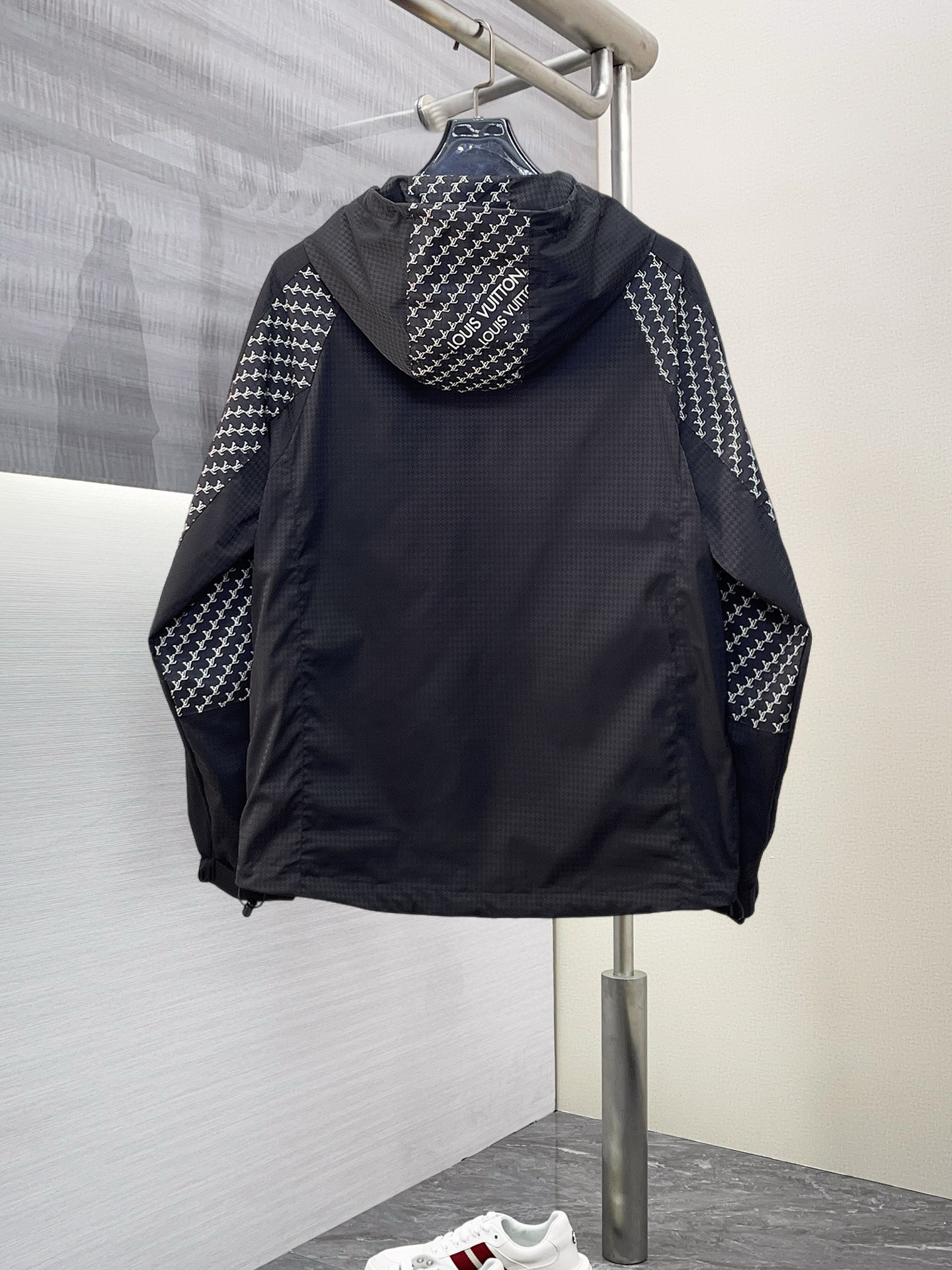 Alternative view of Louis Vuitton Jacket 09025