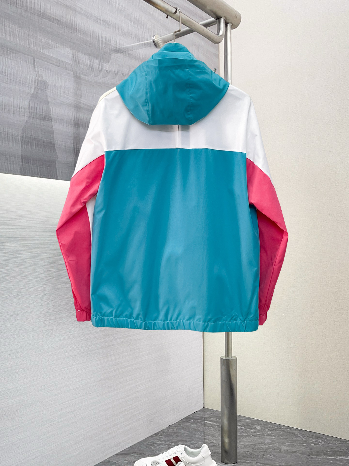 Alternative view of Jacket 09024