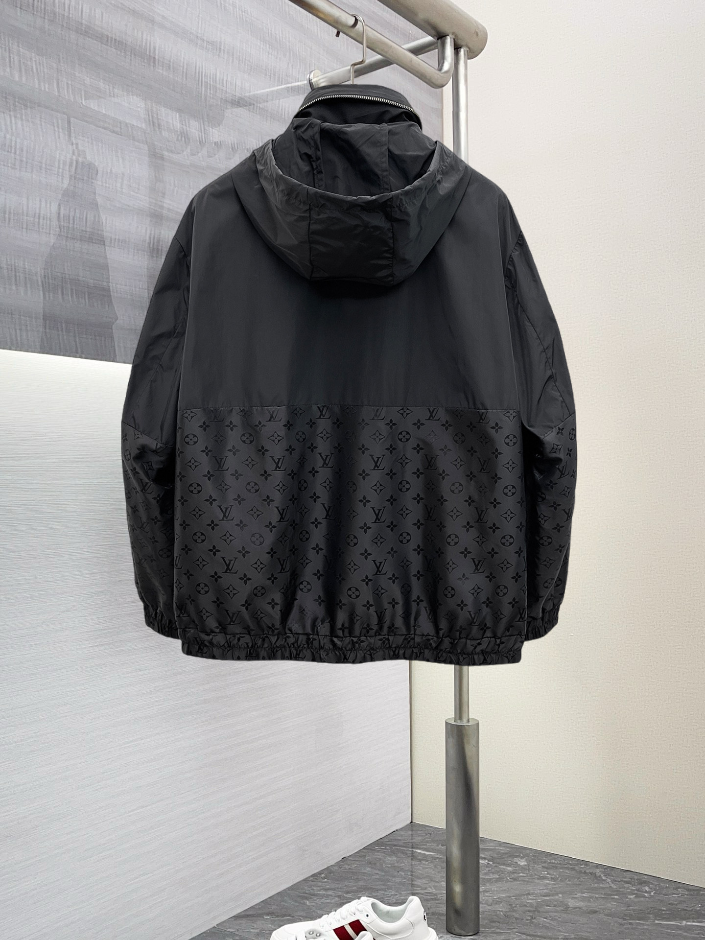 Alternative view of Louis Vuitton Jacket 09018