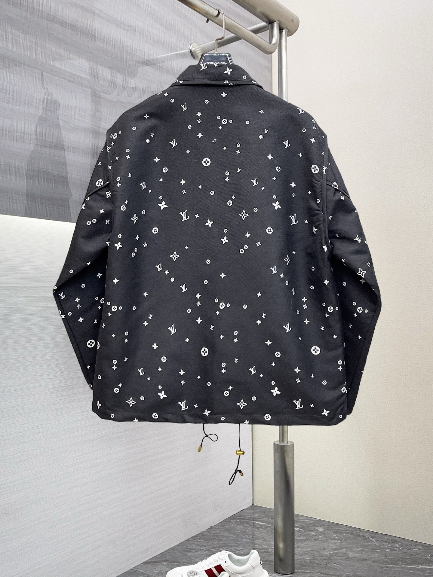 Alternative view of Louis Vuitton Jacket 09014