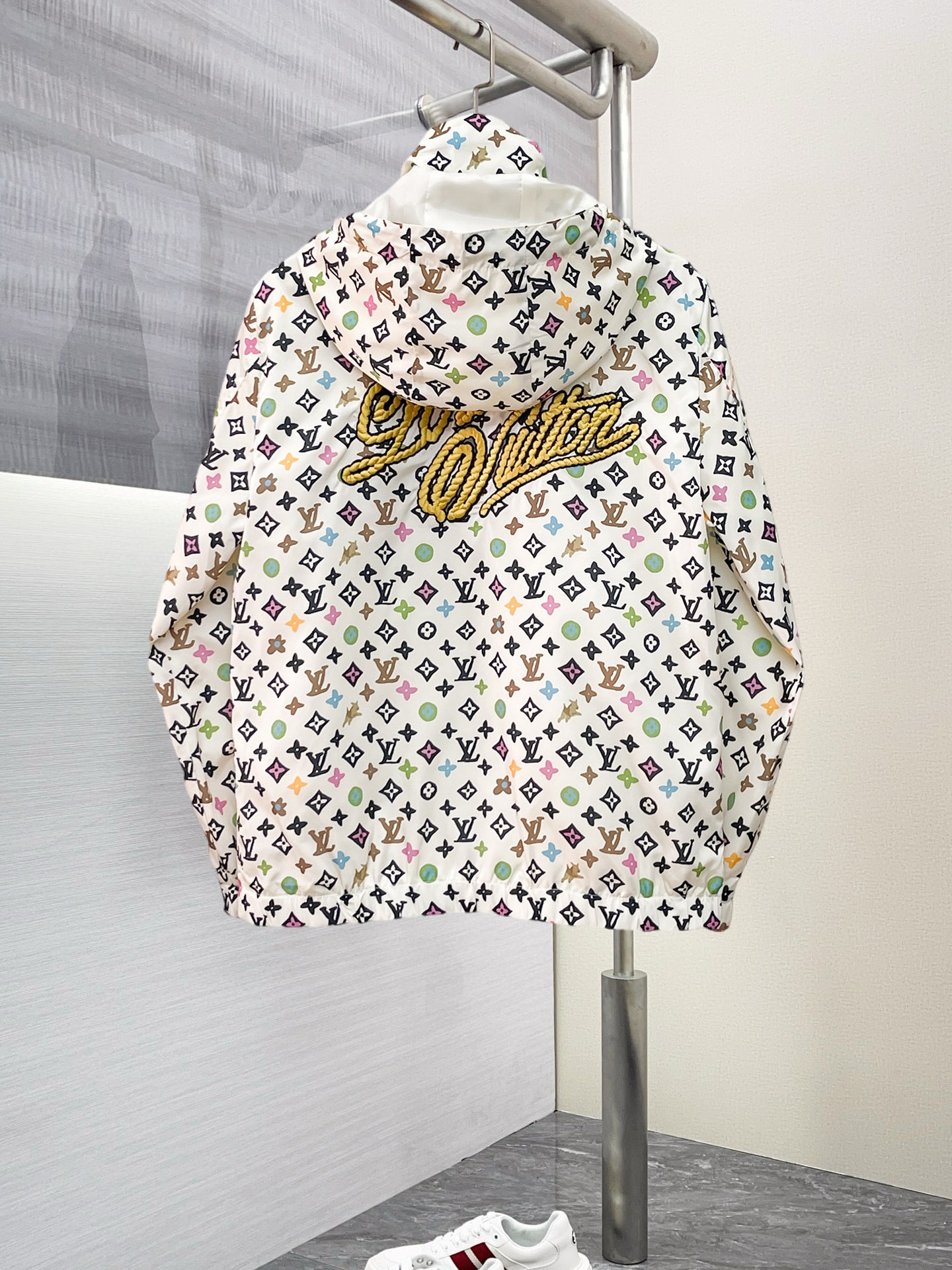 Alternative view of Louis Vuitton Jacket 09013