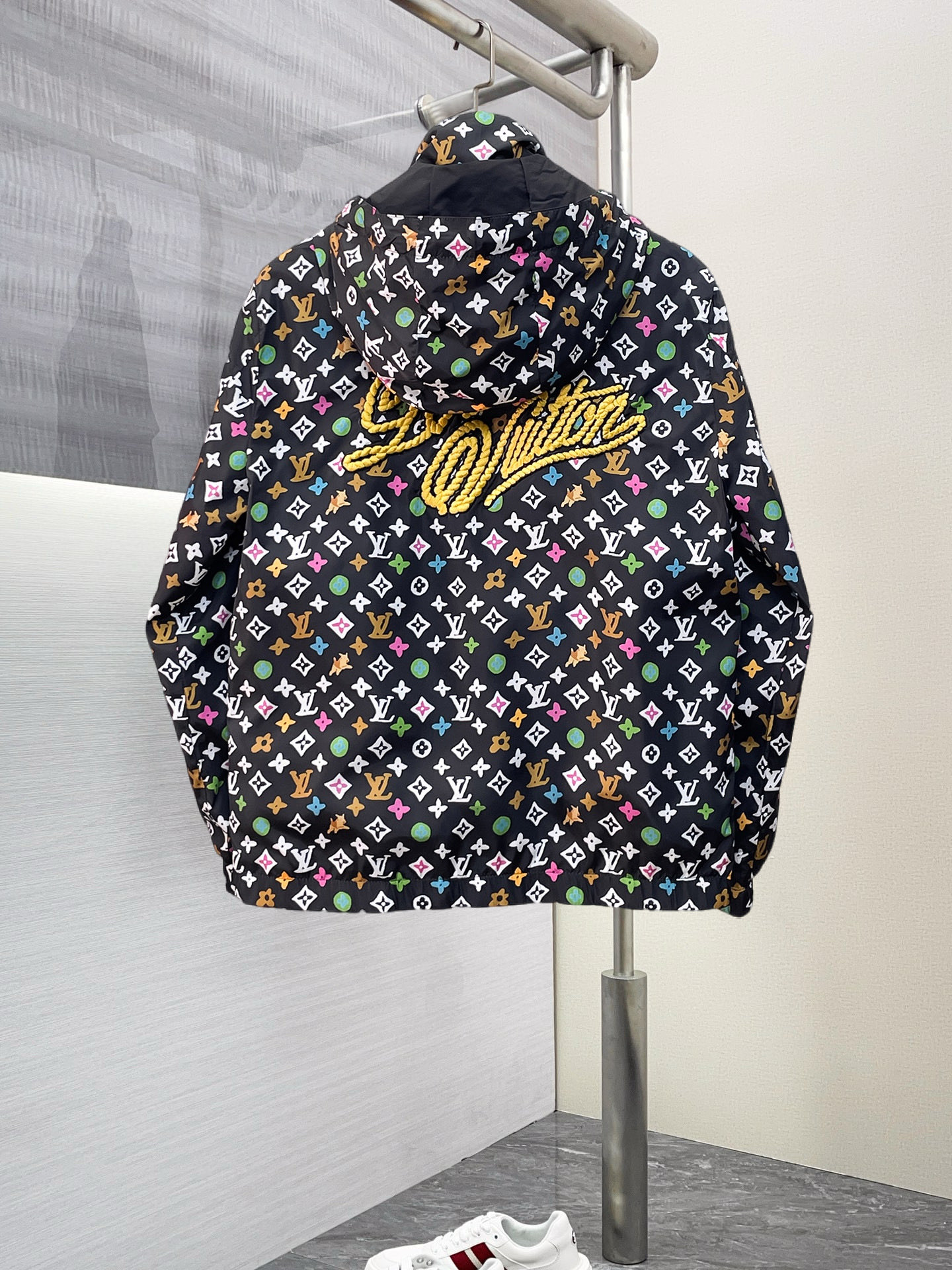 Alternative view of Louis Vuitton Jacket 09012