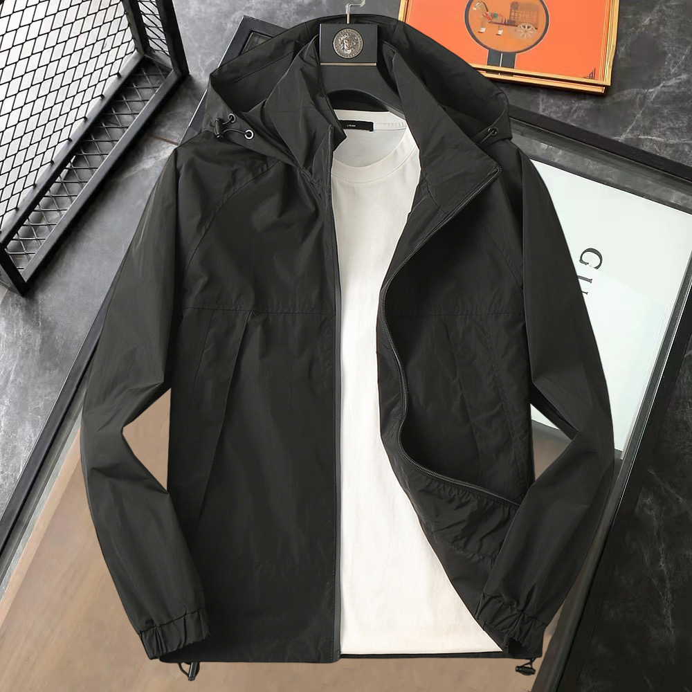 NO:737109,Burberry's 2026 spring new jacket, the new product on the show is in perfect condition, comfortable and warm, complete with three colors, full and attractive color, very outstanding design, easily upgrades the fashion sense, extremely elegant and rigorous workmanship, neat and meticulous wiring!  A masterpiece from a famous designer!  The upper body does not look bloated and is super handsome!  Available size M ~ XXXL,,burberry,jackets & coats,jackets & coats,19860909巴宝莉 2026开春新款夹克外套,秀场新品品相非常完美,舒适保暖,三标齐全色泽饱满诱人,非常出彩的设计,轻松将时髦感进阶,做工极为考究严谨,走线工整细致！大牌设计师巨作！上身不显臃肿、超级帅气！现货码数M ～ XXXL,,burberry,jackets & coats,jackets & coats,,Men's clothing