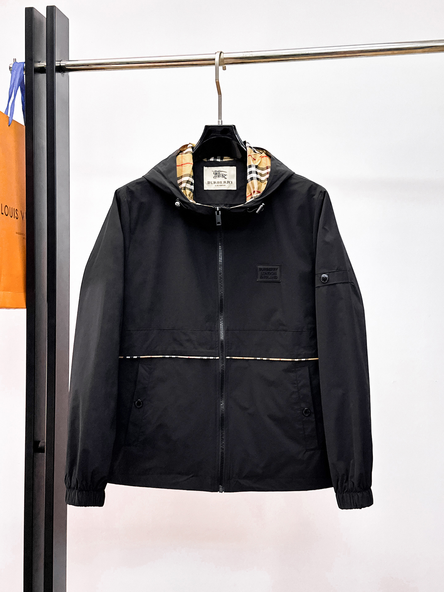 Burberry Jacket 06489
