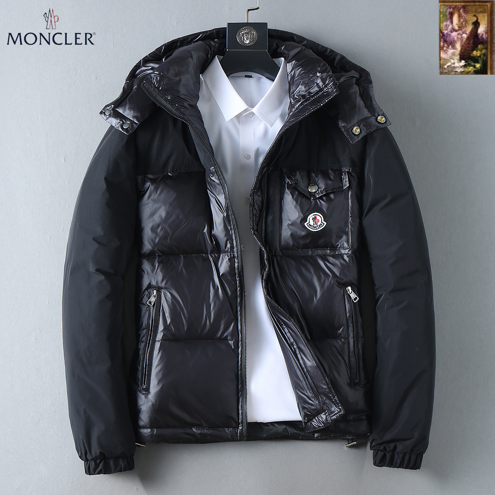 NO:599841,Mengkou's new 2025 autumn and winter down jacket. This is known as the most expensive down jacket in the world, all 90 down. With a classic logo combination, it is full of visual impact at first sight. It has better thermal insulation performance, is light and not heavy, and has good loft recovery after compression, and it can gather heat and lock in temperature!  Personalized color matching design, fresh and energetic!  There are too many versions circulating in the market. In addition to the different fabrics and workmanship, the biggest difference is that the filling is not goose down at all but feather silk or velvet, etc., and it is not easy to distinguish for those who don’t understand. In addition, the fabrics and workmanship are definitely not of the same level. In short, look for us and you will never go astray. All the exclusive full colors are purchased from genuine development. If you understand the quality of our down jackets, you can safely recommend it with your eyes closed. The three standards are complete!  Uniform series for men and women!  Size M-3XL. Can be worn up to 200 pounds, Moncler, down jacket, alexander wang19860909蒙口 2025秋冬新款羽绒服.这款号称羽绒服届最贵的,全部90绒的.带着经典的Logo组合搭配,第一眼看到就是满满的视觉冲击,保暖性能更出色,轻便不厚重,且压缩后的蓬松度恢复性好,聚热锁温！个性的拼色设计,清新有活力！市面流通的版本实在太多了,除了面料做工不同外,最大的区别就是填充物根本不是鹅绒而是羽丝或手感绒等等,而不懂的根本不容易区分.另外面料和做工也绝对不是一个级别,总之认准我们,让你绝对不跑偏,独家全色全部购入正版开发,懂我们家羽绒服质量的,完全可以放心闭眼推.三标齐全！男女同款系列！码数M-3XL.最大穿到200斤,,Moncler,down jacket,alexander wang,Men's clothing