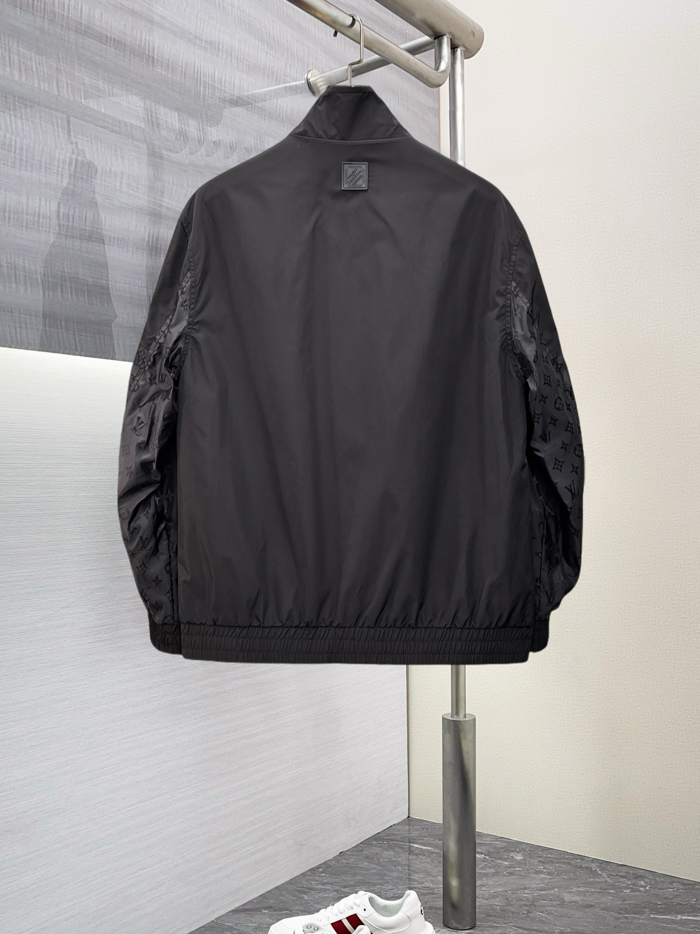 Alternative view of Louis Vuitton Jacket 09003