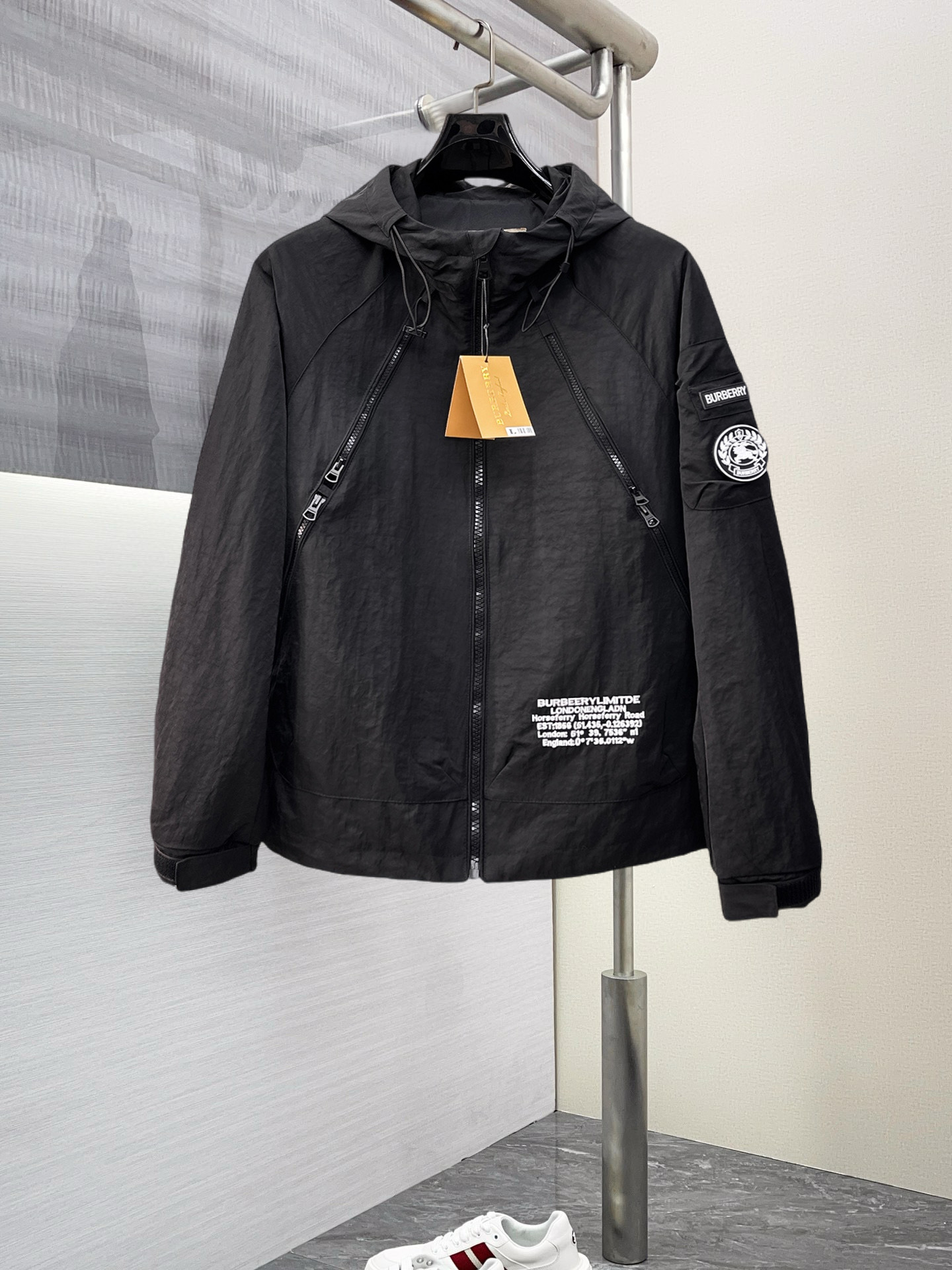 Burberry Jacket 09002