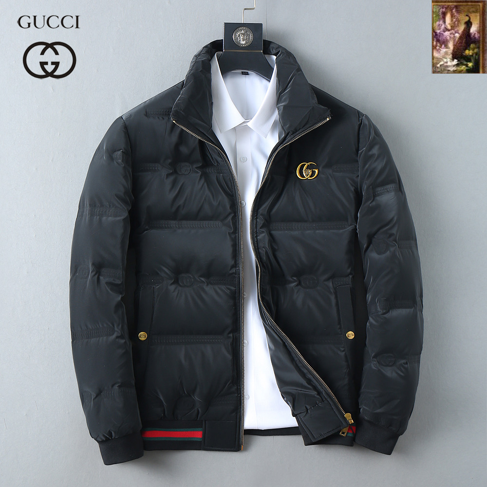 NO:599856,Gucci's 2025 autumn and winter new casual fashionable down jacket. Super avant-garde design style. Delicate and comfortable. Very light to wear and not easy to wrinkle. Multiple craftsmanship. The overall design is quite visual. The upper body is casual and stylish, with a certain degree of stiffness. It is definitely recommended for the temperament that is at the forefront of fashion. It is a must-have for urban leisure. Size M-XXXL,,jackets & coats,down jacket,alexander wang19860909古奇 2025秋冬专柜新款休闲时尚羽绒外套 超前卫设计风格 细腻舒适 穿着非常轻便不易起皱.多重重工艺 整体的设计颇具视觉感,上身休闲有型,有一定的挺括度,绝对走在时尚最尖端的气质感推荐,都市休闲必备.尺码 M-XXXL,,jackets & coats,down jacket,alexander wang,Men's clothing
