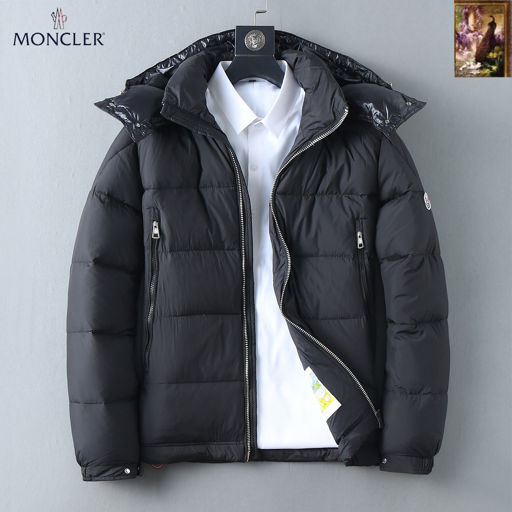 NO:599871,Mengkou's new 2025 autumn and winter down jacket. This is known as the most expensive down jacket in the world, all 90 down. With a classic logo combination, it is full of visual impact at first sight. It has better thermal insulation performance, is light and not heavy, and has good loft recovery after compression, and it can gather heat and lock in temperature!  Personalized color matching design, fresh and energetic!  There are too many versions circulating in the market. In addition to the different fabrics and workmanship, the biggest difference is that the filling is not goose down at all but feather silk or velvet, etc., and it is not easy to distinguish for those who don’t understand. In addition, the fabrics and workmanship are definitely not of the same level. In short, look for us and you will never go astray. All the exclusive full colors are purchased from genuine development. If you understand the quality of our down jackets, you can safely recommend it with your eyes closed. The three standards are complete!  Uniform series for men and women!  Size M-3XL. Can be worn up to 200 pounds, Moncler, down jacket, alexander wang19860909蒙口 2025秋冬新款羽绒服.这款号称羽绒服届最贵的,全部90绒的.带着经典的Logo组合搭配,第一眼看到就是满满的视觉冲击,保暖性能更出色,轻便不厚重,且压缩后的蓬松度恢复性好,聚热锁温！个性的拼色设计,清新有活力！市面流通的版本实在太多了,除了面料做工不同外,最大的区别就是填充物根本不是鹅绒而是羽丝或手感绒等等,而不懂的根本不容易区分.另外面料和做工也绝对不是一个级别,总之认准我们,让你绝对不跑偏,独家全色全部购入正版开发,懂我们家羽绒服质量的,完全可以放心闭眼推.三标齐全！男女同款系列！码数M-3XL.最大穿到200斤,,Moncler,down jacket,alexander wang,Men's clothing