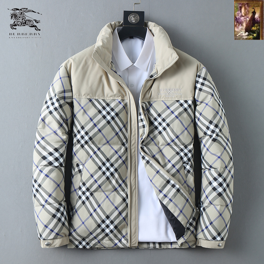 NO:599862,Burberry's new 2025 autumn and winter down jacket. This is known as the most expensive down jacket in the world, all 90 down. With a classic logo combination, it is full of visual impact at first sight. It has better thermal insulation performance, is light and not heavy, and has good loft recovery after compression, and it can gather heat and lock in temperature!  Personalized color matching design, fresh and energetic!  There are too many versions circulating in the market. In addition to the different fabrics and workmanship, the biggest difference is that the filling is not goose down at all but feather silk or velvet, etc., and it is not easy to distinguish for those who don’t understand. In addition, the fabrics and workmanship are definitely not of the same level. In short, look for us and you will never go astray. All the exclusive full colors are purchased from genuine development. If you understand the quality of our down jackets, you can safely recommend it with your eyes closed. The three standards are complete!  Uniform series for men and women!  Size S-XXL. Can be worn up to 200 pounds, burberry, down jacket, alexander wang19860909巴宝莉 2025秋冬新款羽绒服.这款号称羽绒服届最贵的,全部90绒的.带着经典的Logo组合搭配,第一眼看到就是满满的视觉冲击,保暖性能更出色,轻便不厚重,且压缩后的蓬松度恢复性好,聚热锁温！个性的拼色设计,清新有活力！市面流通的版本实在太多了,除了面料做工不同外,最大的区别就是填充物根本不是鹅绒而是羽丝或手感绒等等,而不懂的根本不容易区分.另外面料和做工也绝对不是一个级别,总之认准我们,让你绝对不跑偏,独家全色全部购入正版开发,懂我们家羽绒服质量的,完全可以放心闭眼推.三标齐全！男女同款系列！码数S-XXL.最大穿到200斤,,burberry,down jacket,alexander wang,Men's clothing