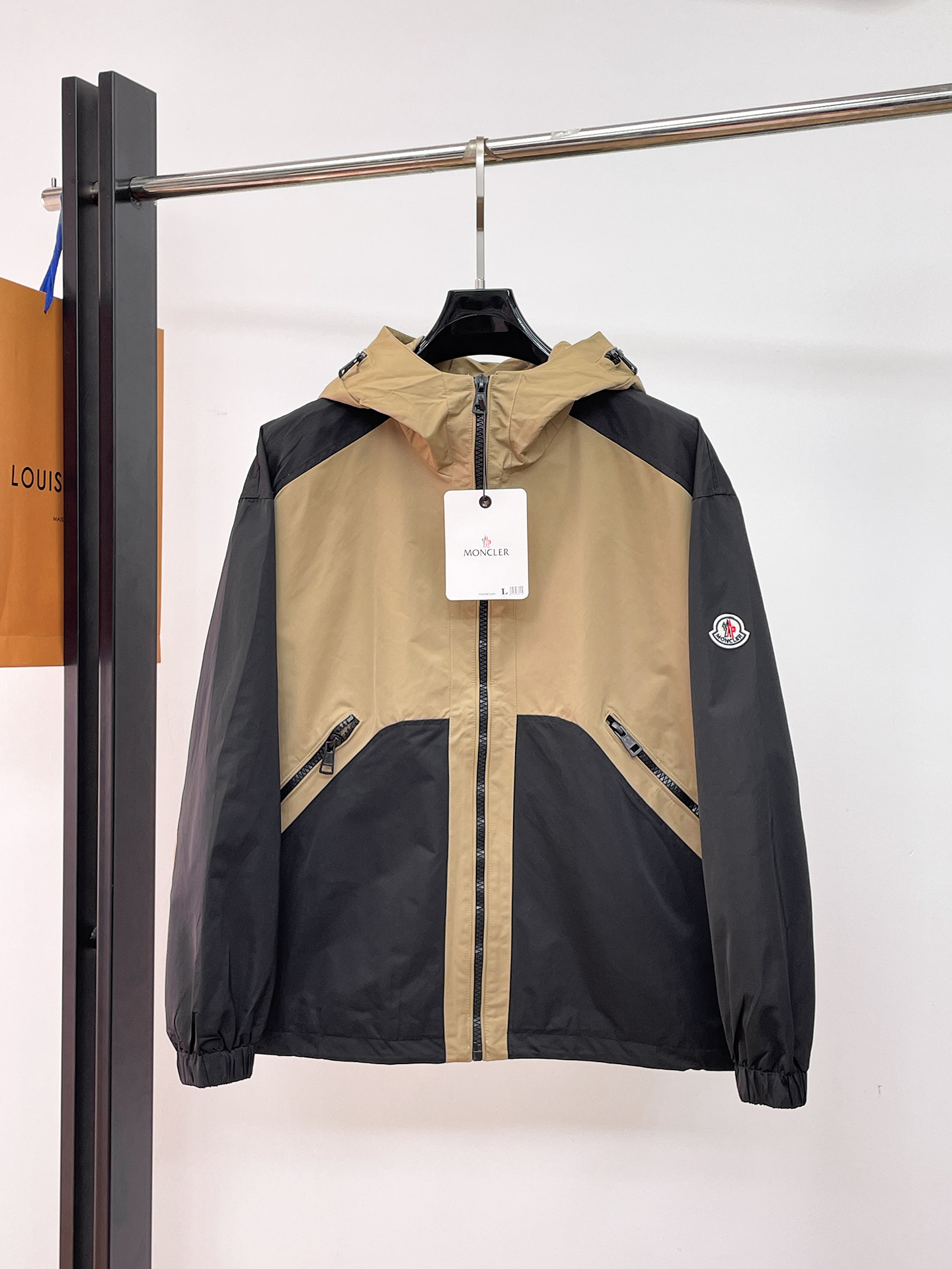 Moncler Jacket 06483