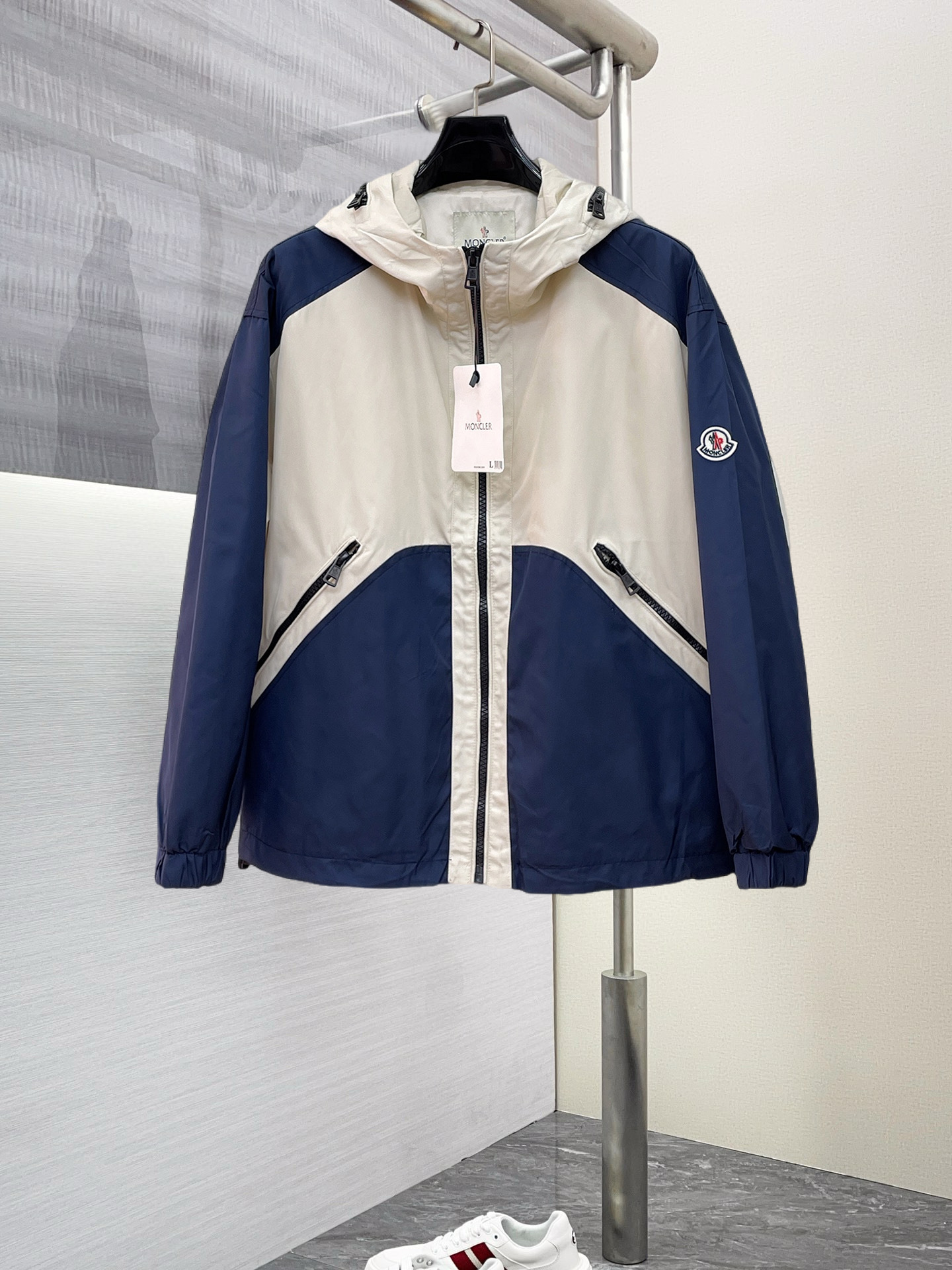 Moncler Jacket 08998