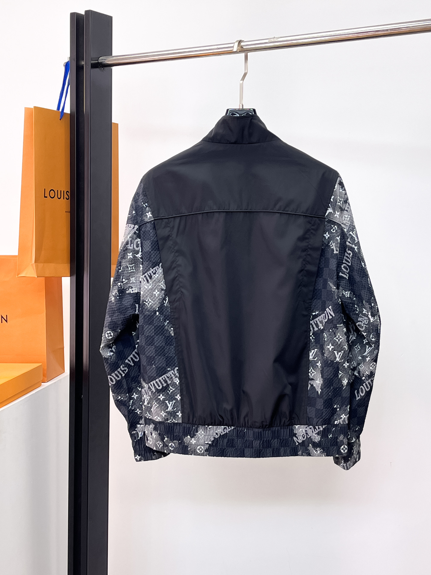 Alternative view of Louis Vuitton Jacket 06388