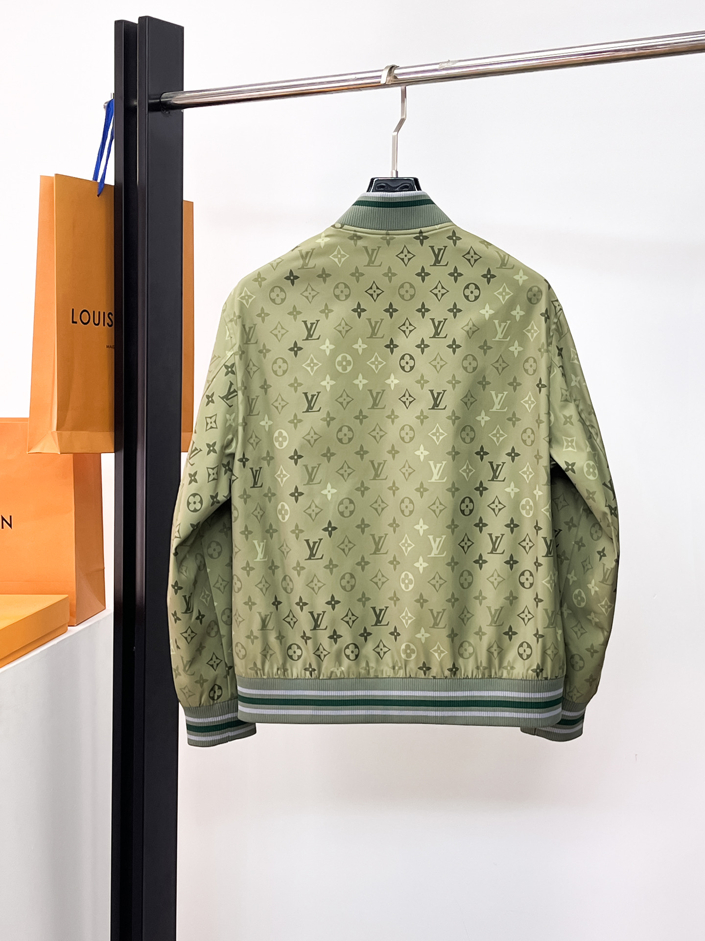 Alternative view of Louis Vuitton Jacket 06386