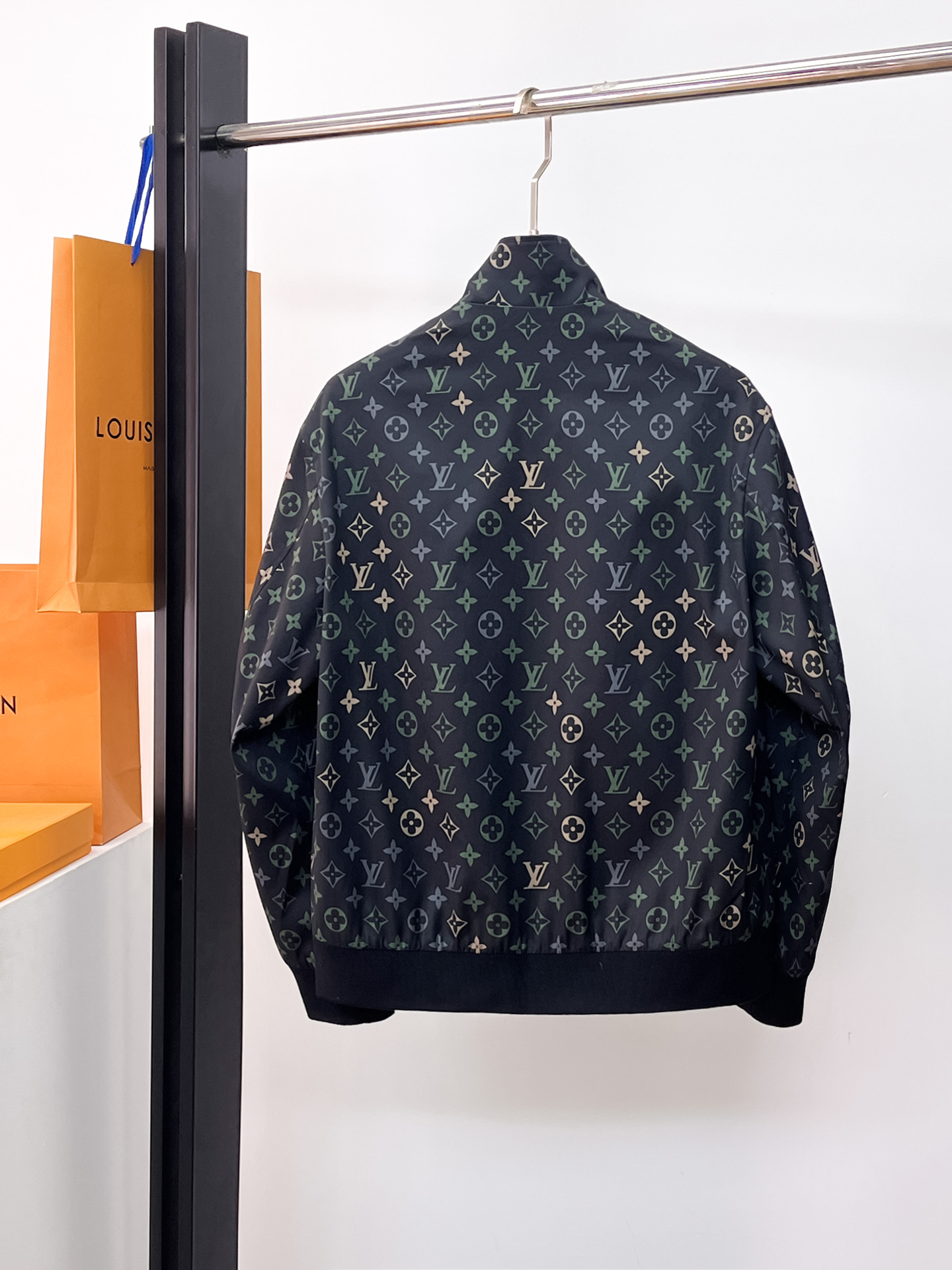 Alternative view of Louis Vuitton Jacket 06385