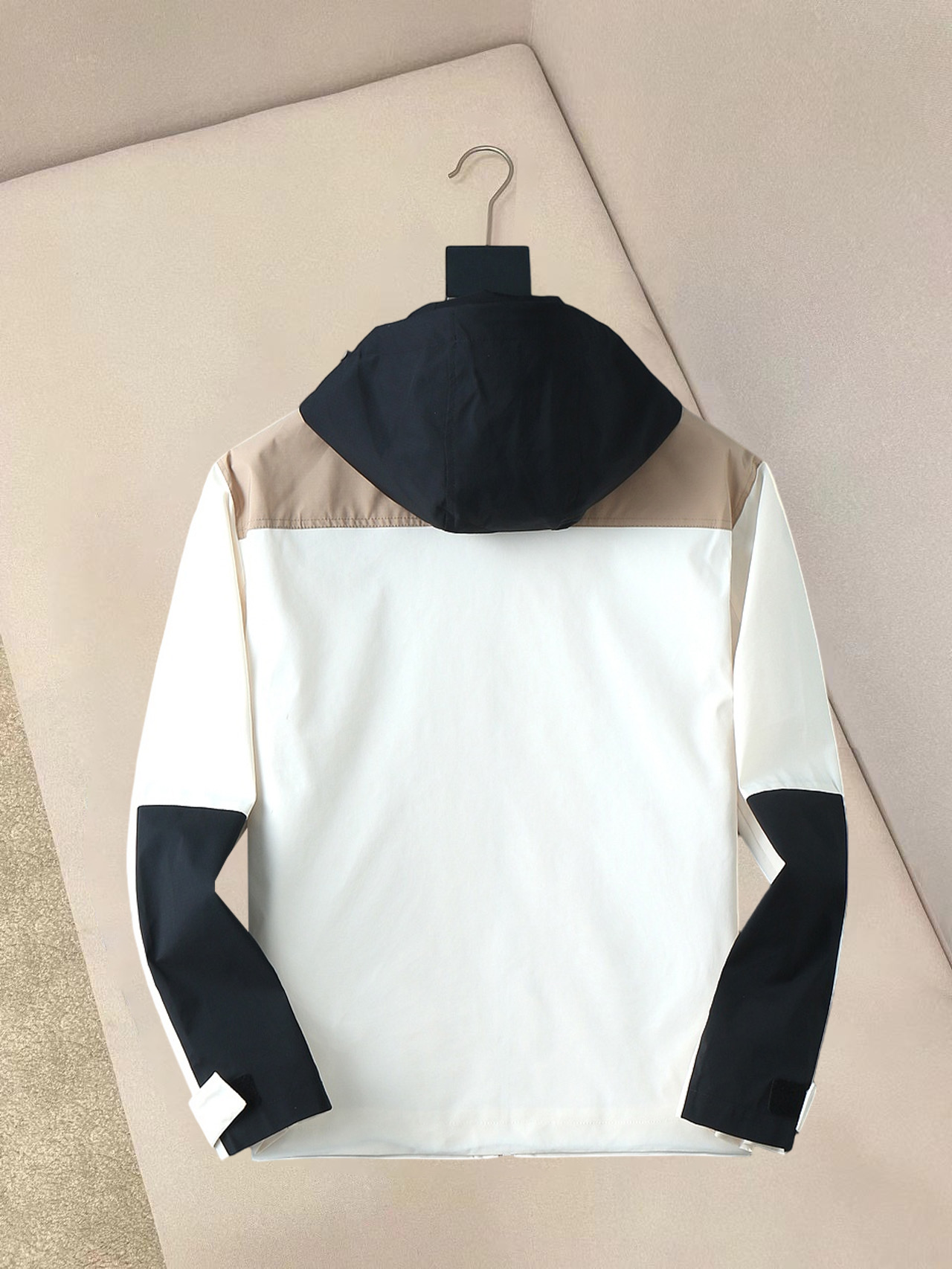 Alternative view of Jacket 01922
