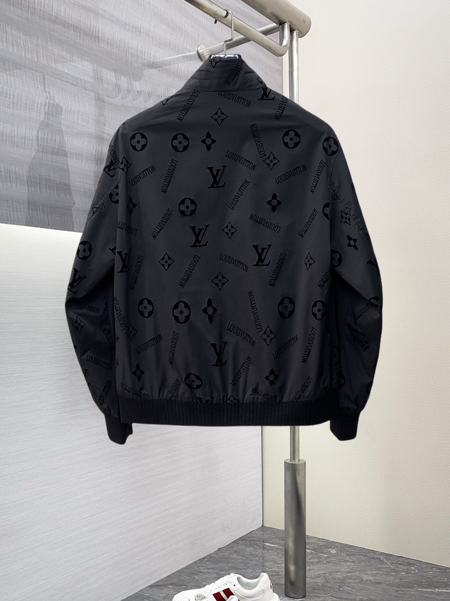 Alternative view of Louis Vuitton Jacket 08958