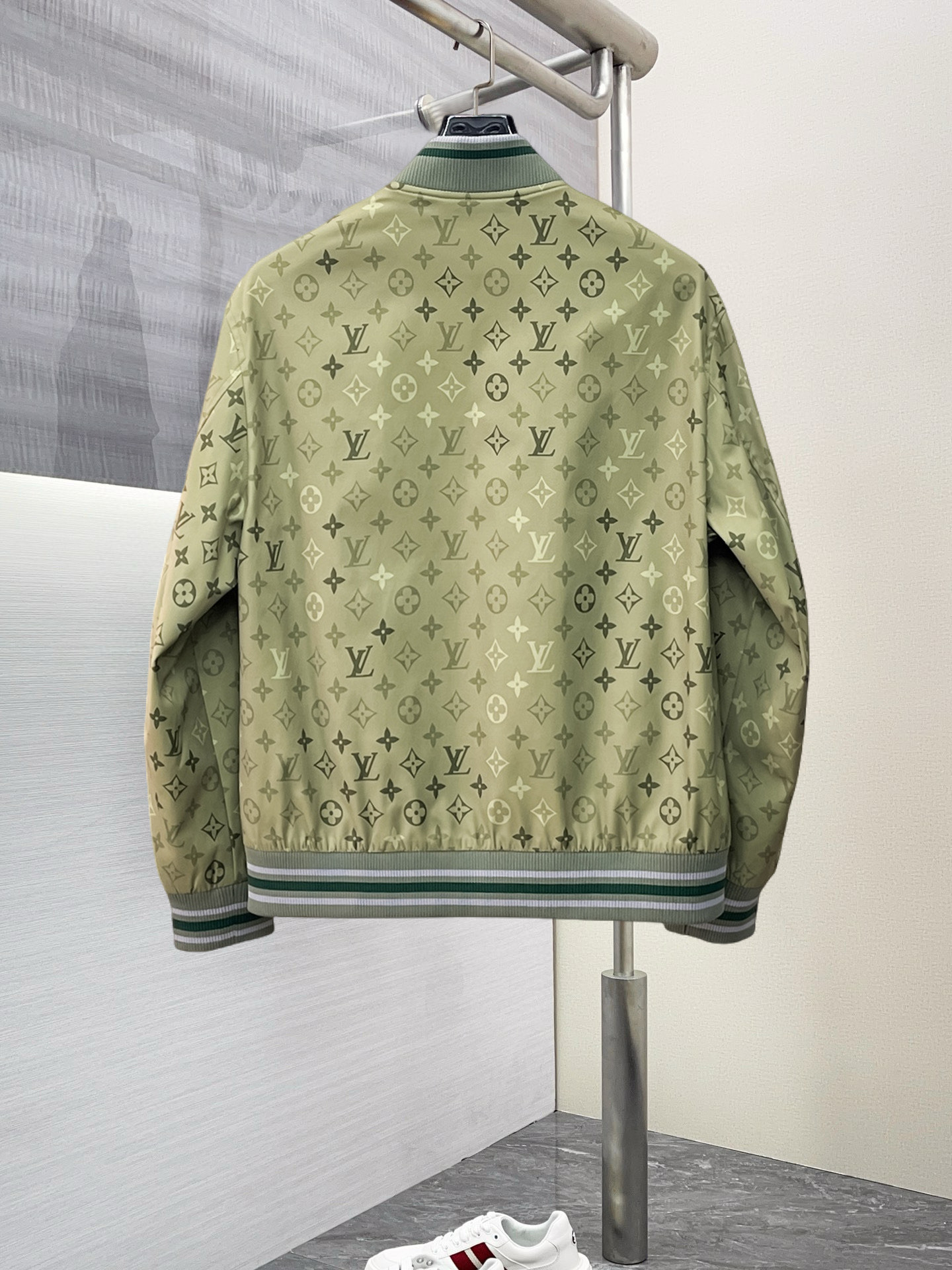 Alternative view of Louis Vuitton Jacket 08970