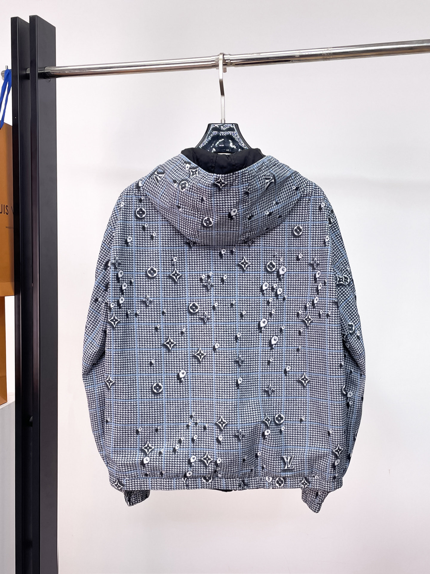 Alternative view of Louis Vuitton Jacket 06370