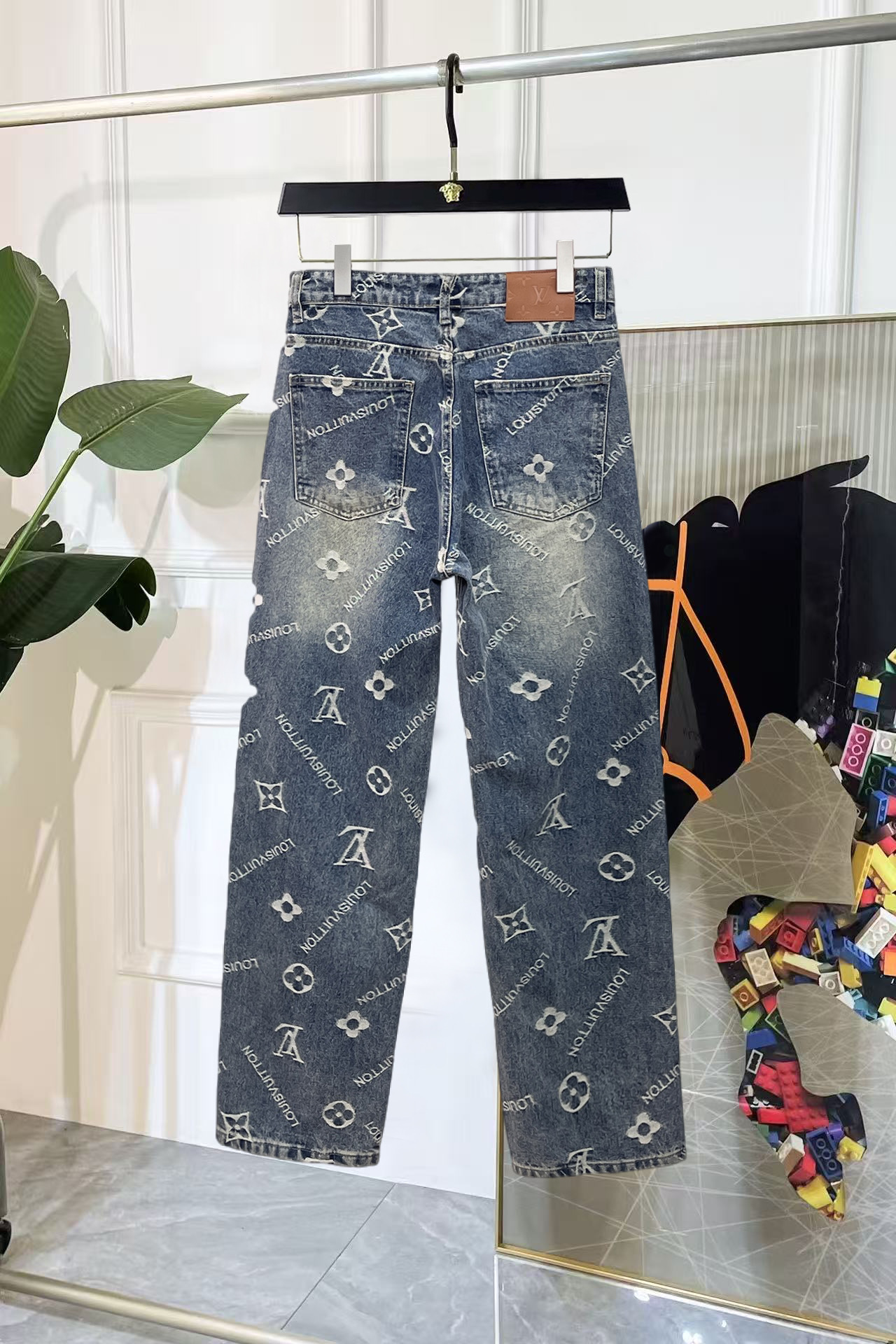 Alternative view of Louis Vuitton Jeans 08779