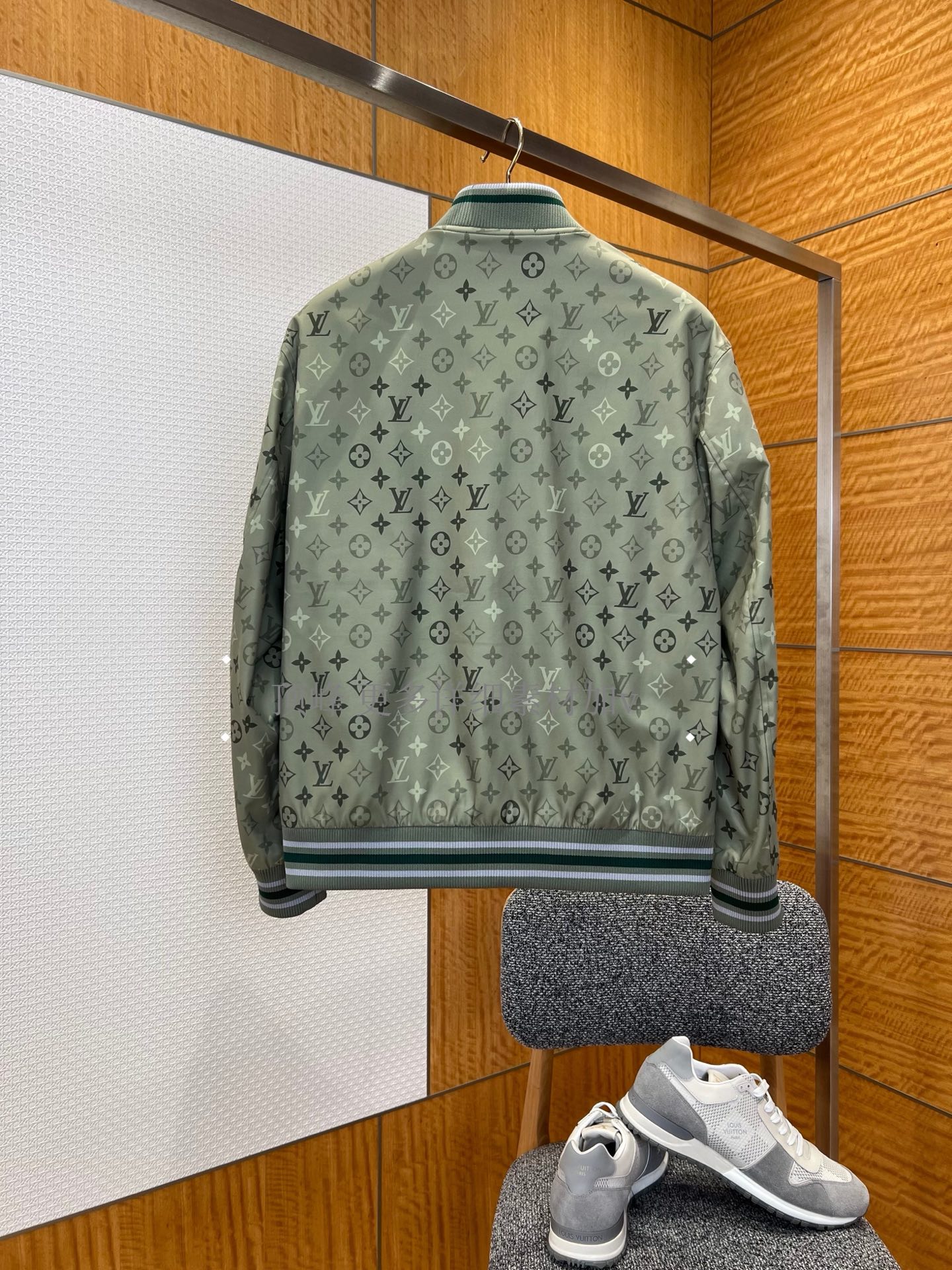 Alternative view of Louis Vuitton Jacket 07892