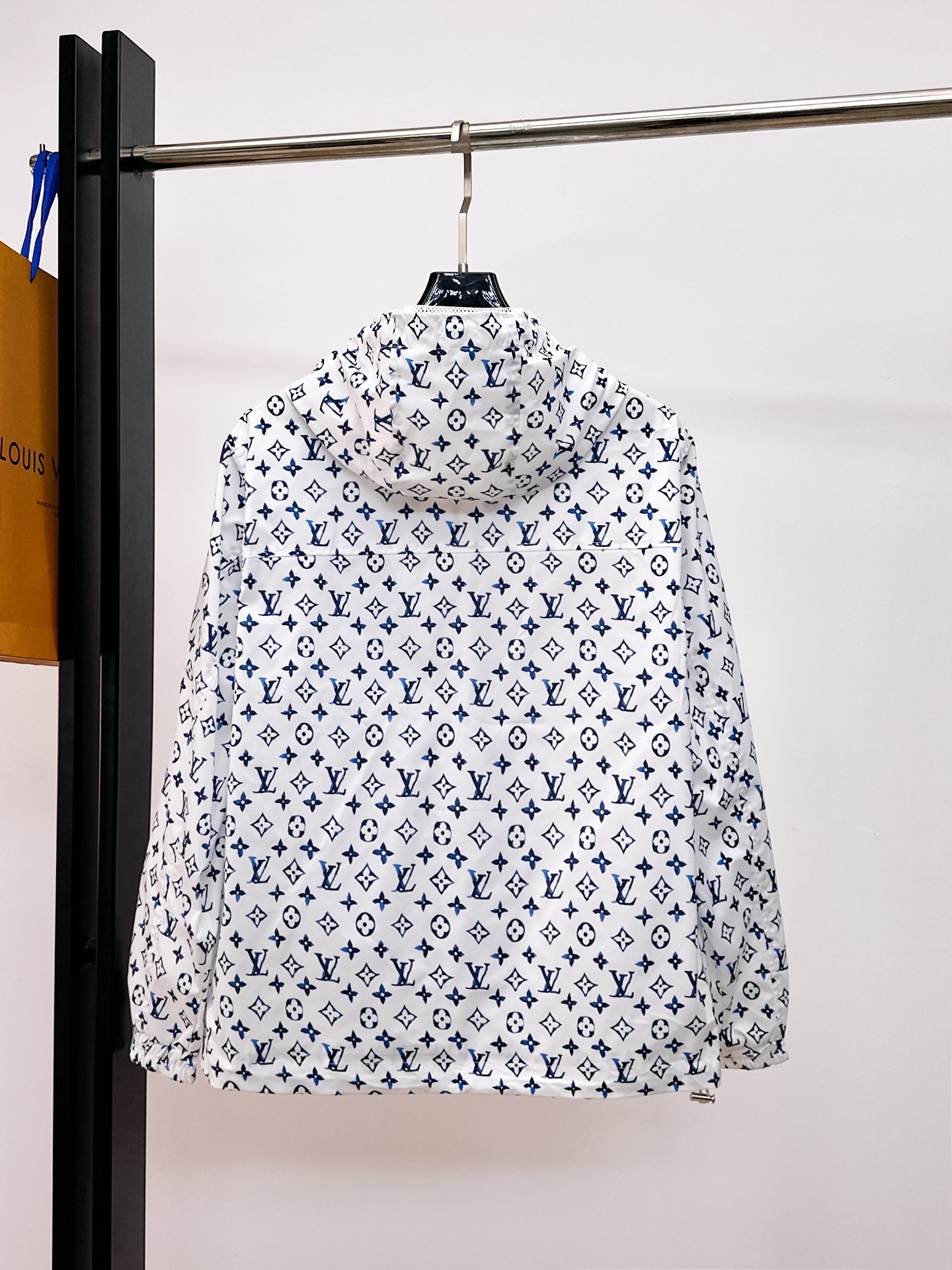 Alternative view of Louis Vuitton Jacket 06365