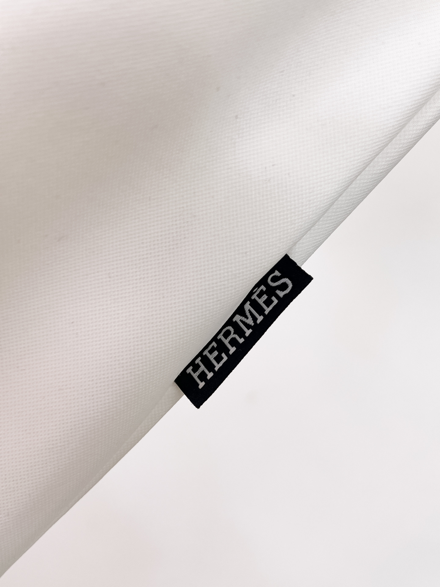 Hermès 爱马仕 高端商务 白领 单位人士必入单品 无痕压胶冰丝休闲商务短袖Polo 科技面料