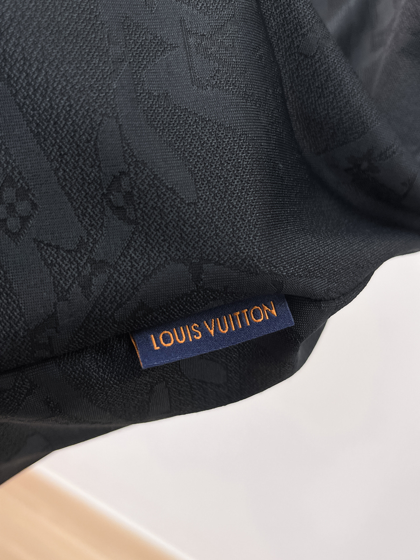 Louis Vuitton LV 高端商务 白领 单位人士必入单品 无痕压胶冰丝休闲商务短袖衬衫 科技面料 冰丝无痕