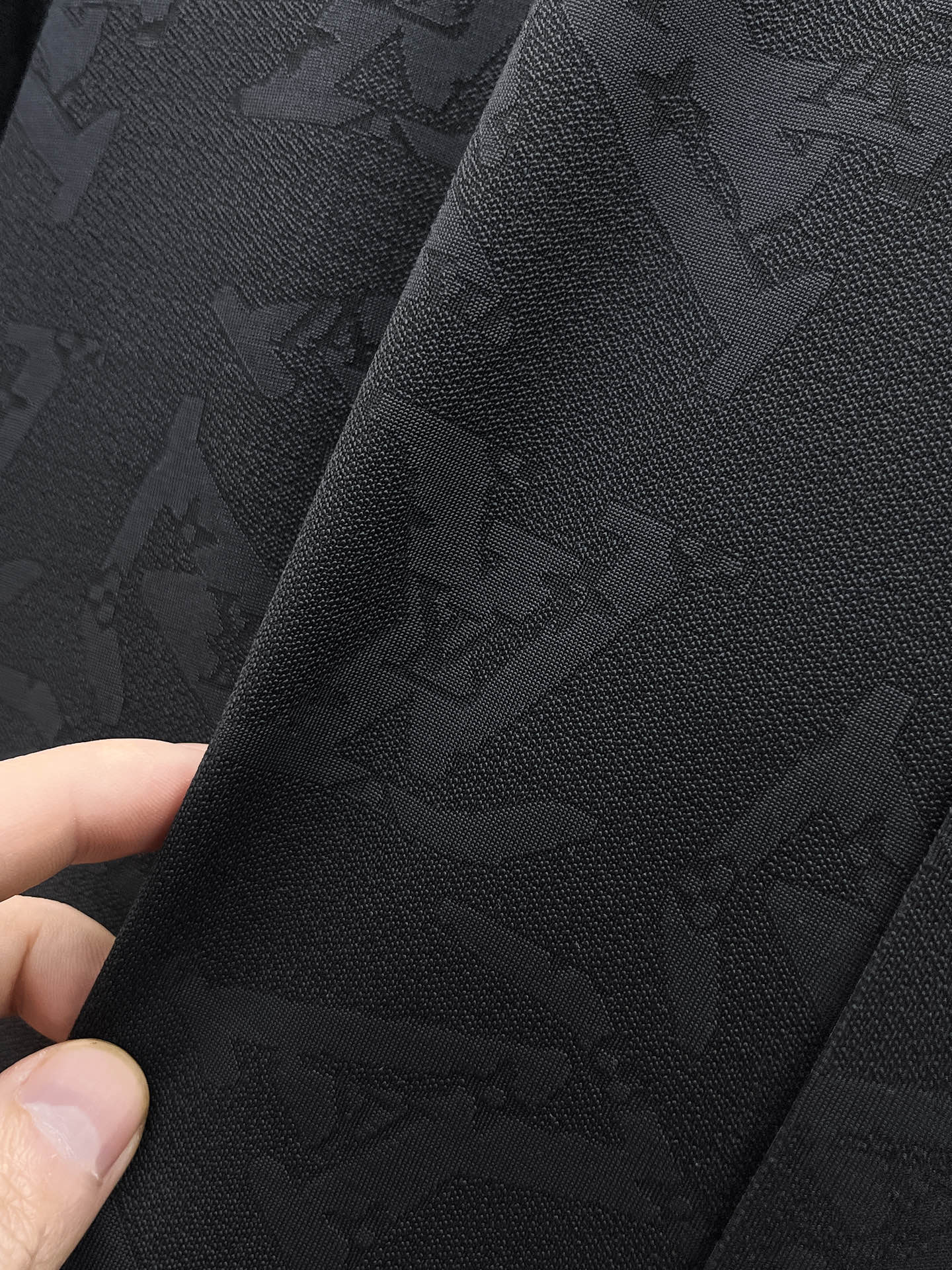 Louis Vuitton LV 高端商务 白领 单位人士必入单品 无痕压胶冰丝休闲商务短袖衬衫 科技面料 冰丝无痕