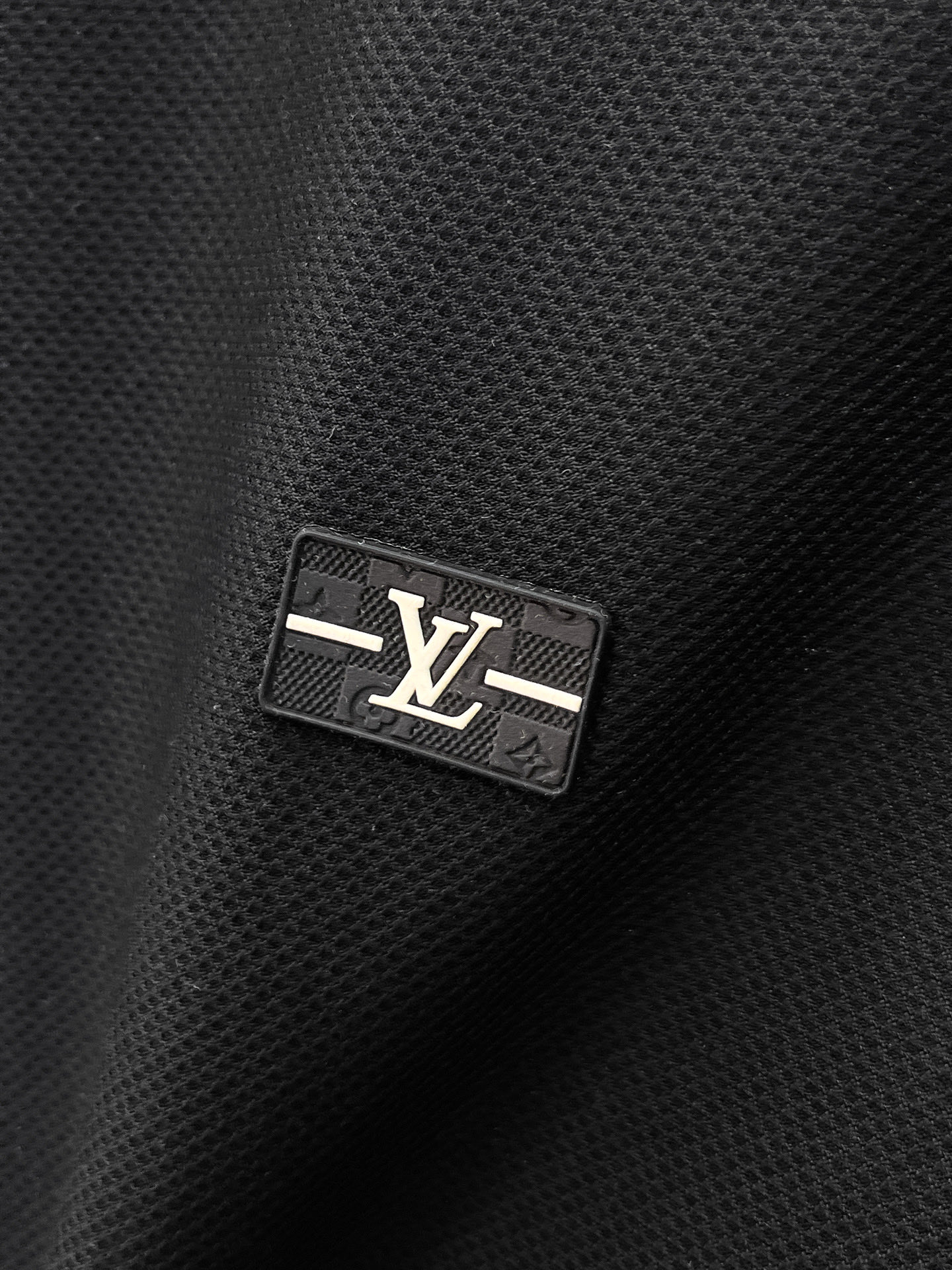 Louis Vuitton LV 高端商务 白领 单位人士必入单品 无痕压胶冰丝休闲商务短袖Polo 科技面料