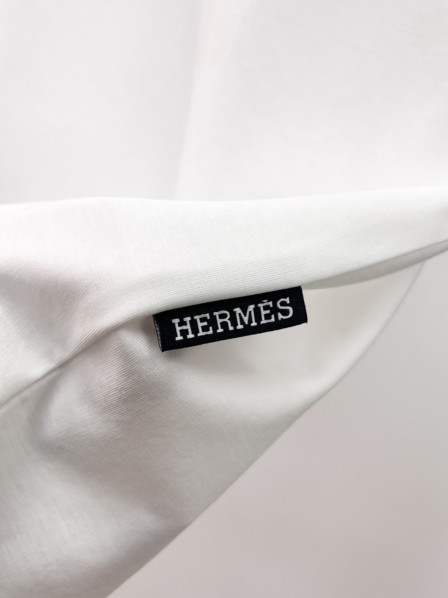 Hermès 爱马仕 高端商务 白领 单位人士必入单品 无痕压胶冰丝休闲商务短袖Polo 科技面料