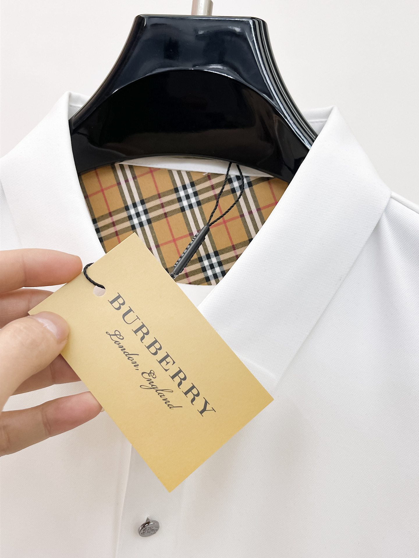 Burberry 巴宝莉 高端商务 白领 单位人士必入单品 无痕压胶冰丝休闲商务短袖衬衫 科技面料