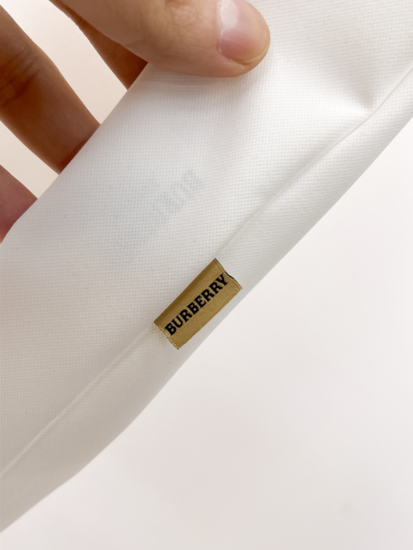 Burberry 巴宝莉 高端商务 白领 单位人士必入单品 无痕压胶冰丝休闲商务短袖衬衫 科技面料