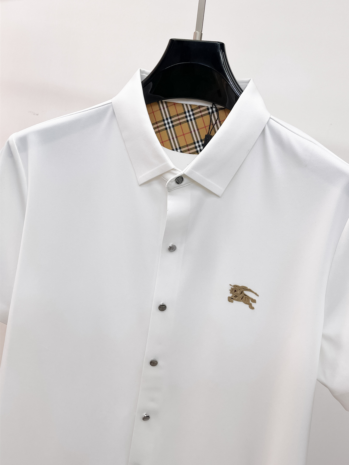 Burberry 巴宝莉 高端商务 白领 单位人士必入单品 无痕压胶冰丝休闲商务短袖衬衫 科技面料