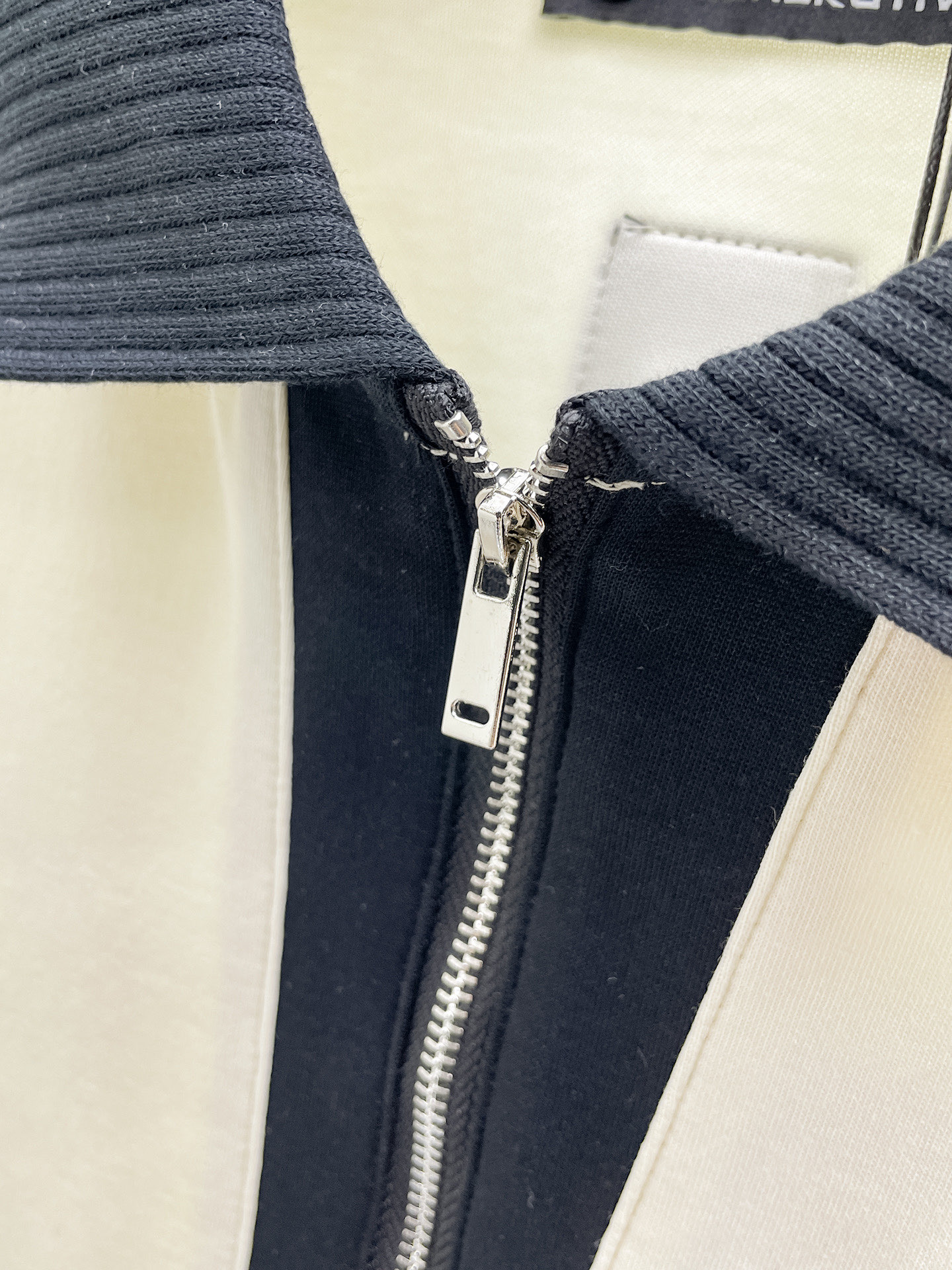 Balenciaga 巴黎世家 2026ss夏季新款字母logo男士翻领Polo衫 商务男款 高端男装的天花板级别的商务男款 简约 不失优雅