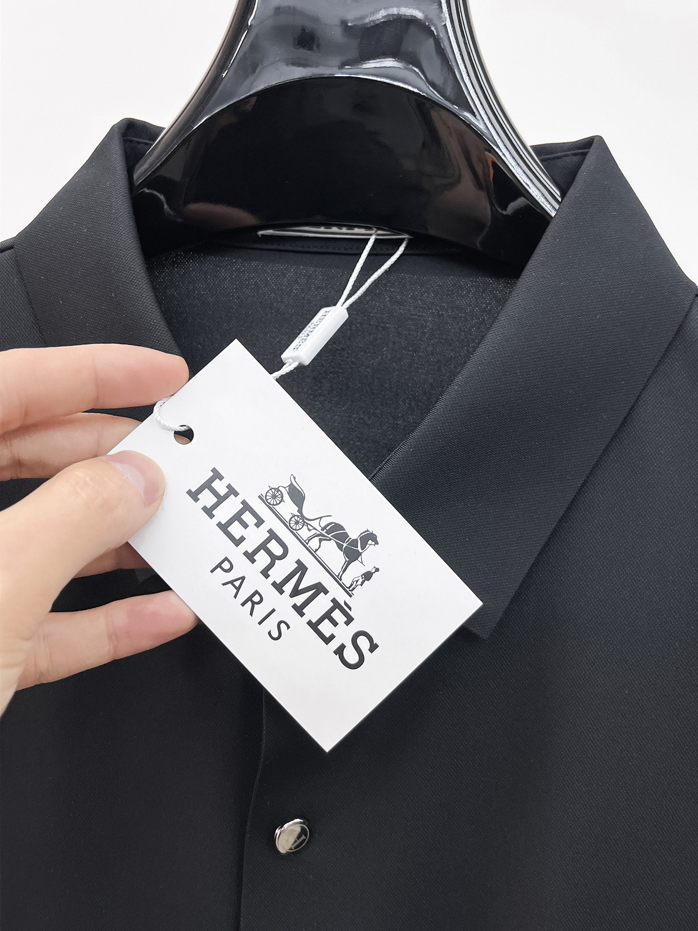 Hermès 爱马仕 高端商务 白领 单位人士必入单品 无痕压胶冰丝休闲商务短袖衬衫 科技面料