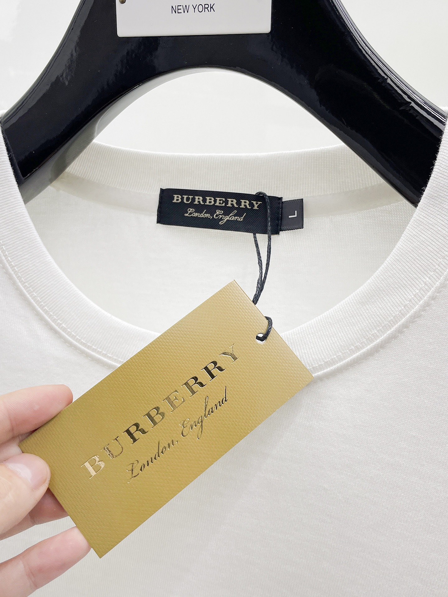 Burberry 巴宝莉 2026ss夏季新款发布 圆领短袖T恤 纯棉短袖 穿上就是舒适自在又显瘦的存在