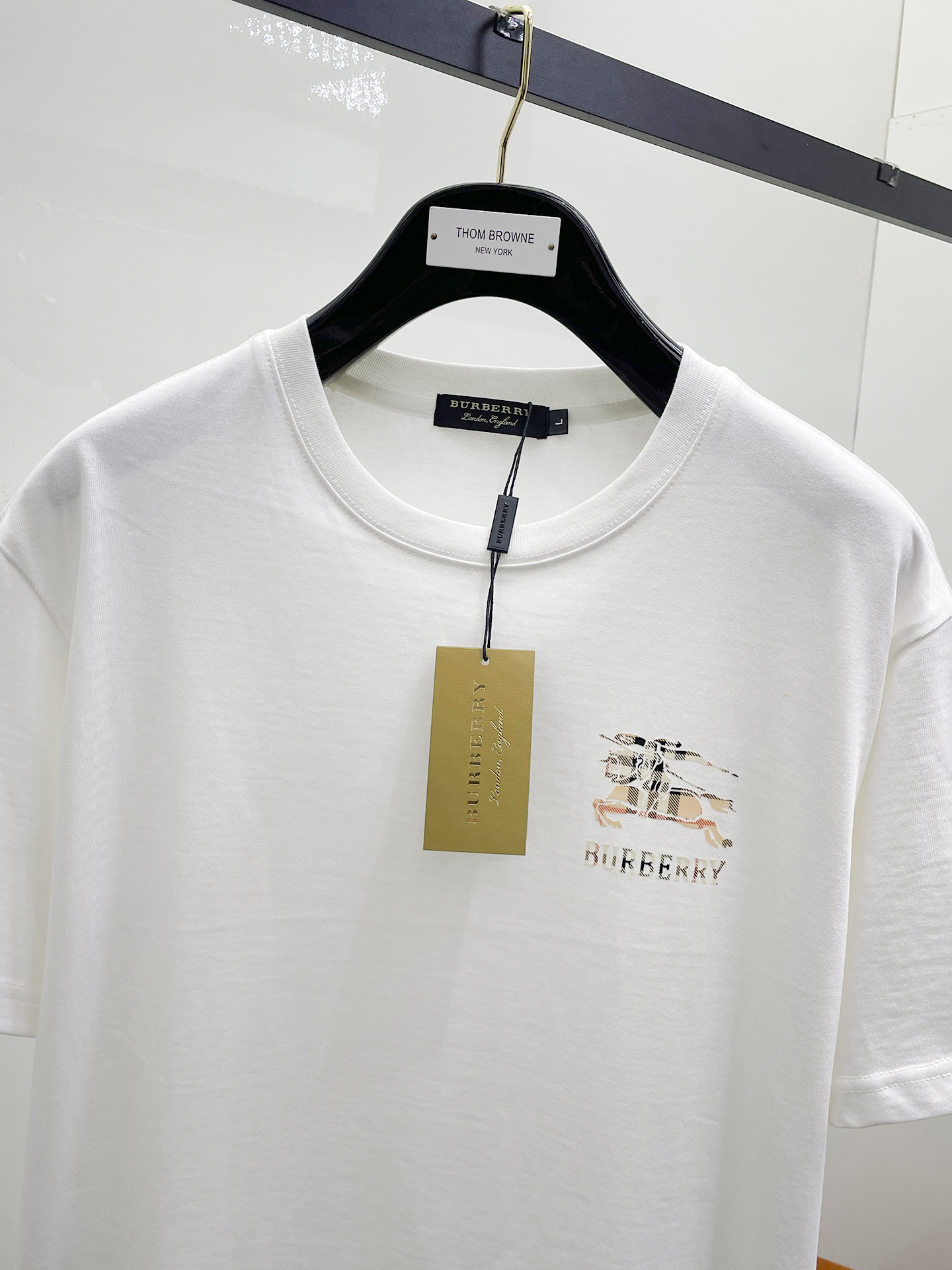 Burberry 巴宝莉 2026ss夏季新款发布 圆领短袖T恤 纯棉短袖 穿上就是舒适自在又显瘦的存在