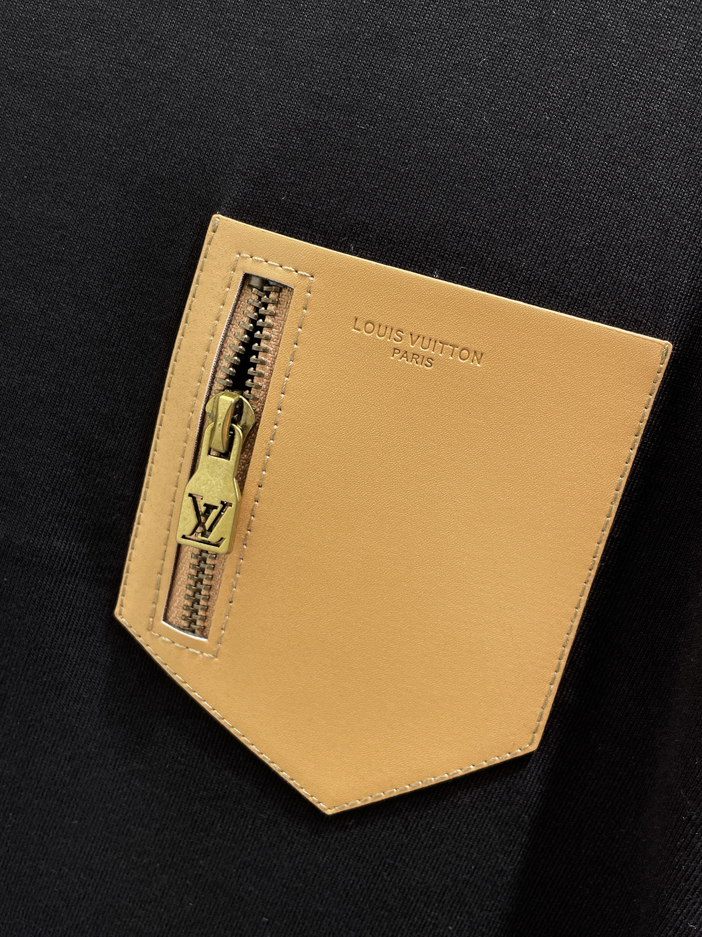 Louis Vuitton LV 2026ss夏季新款发布 圆领短袖T恤 纯棉短袖 穿上就是舒适自在又显瘦的存在