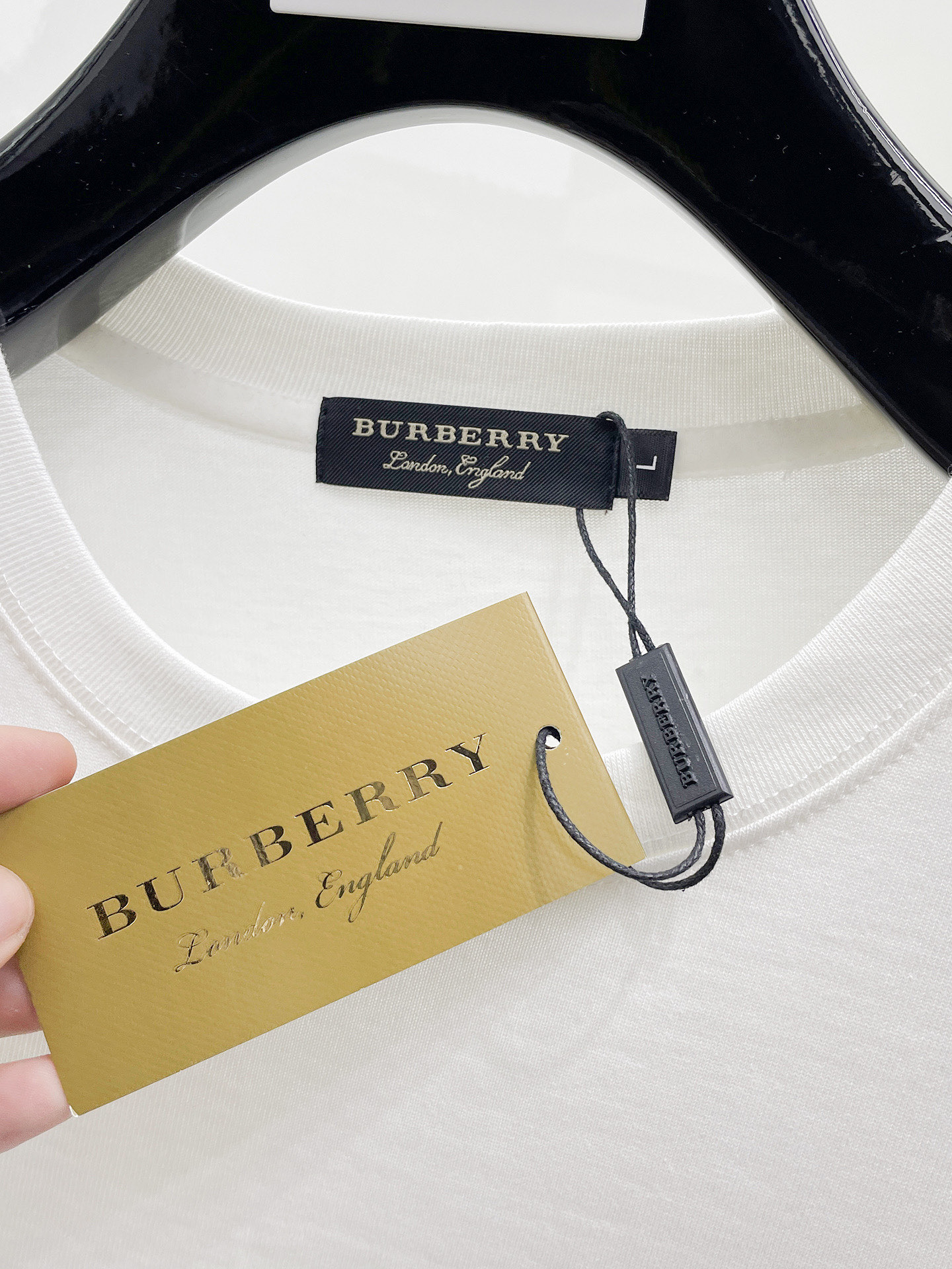 Burberry 巴宝莉 2026ss夏季新款发布 圆领短袖T恤 纯棉短袖 穿上就是舒适自在又显瘦的存在