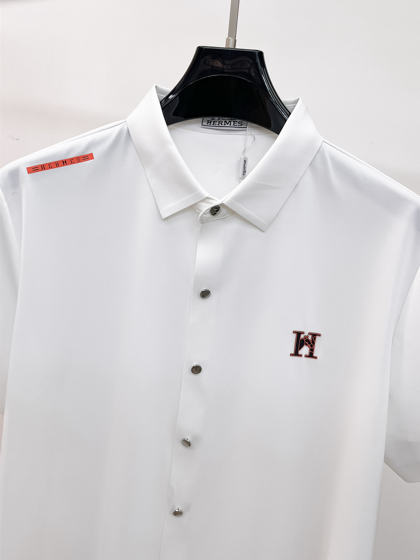 Hermès 爱马仕 高端商务 白领 单位人士必入单品 无痕压胶冰丝休闲商务短袖衬衫 科技面料
