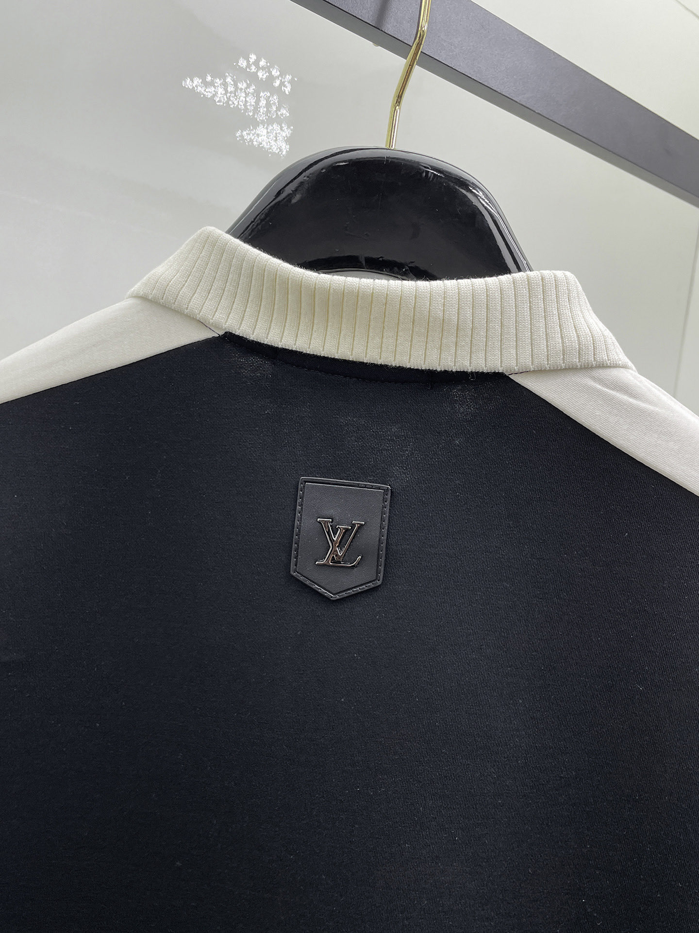 Louis Vuitton LV 2026ss夏季新款字母logo男士翻领Polo衫 商务男款 高端男装的天花板级别的商务男款 简约 不失优雅