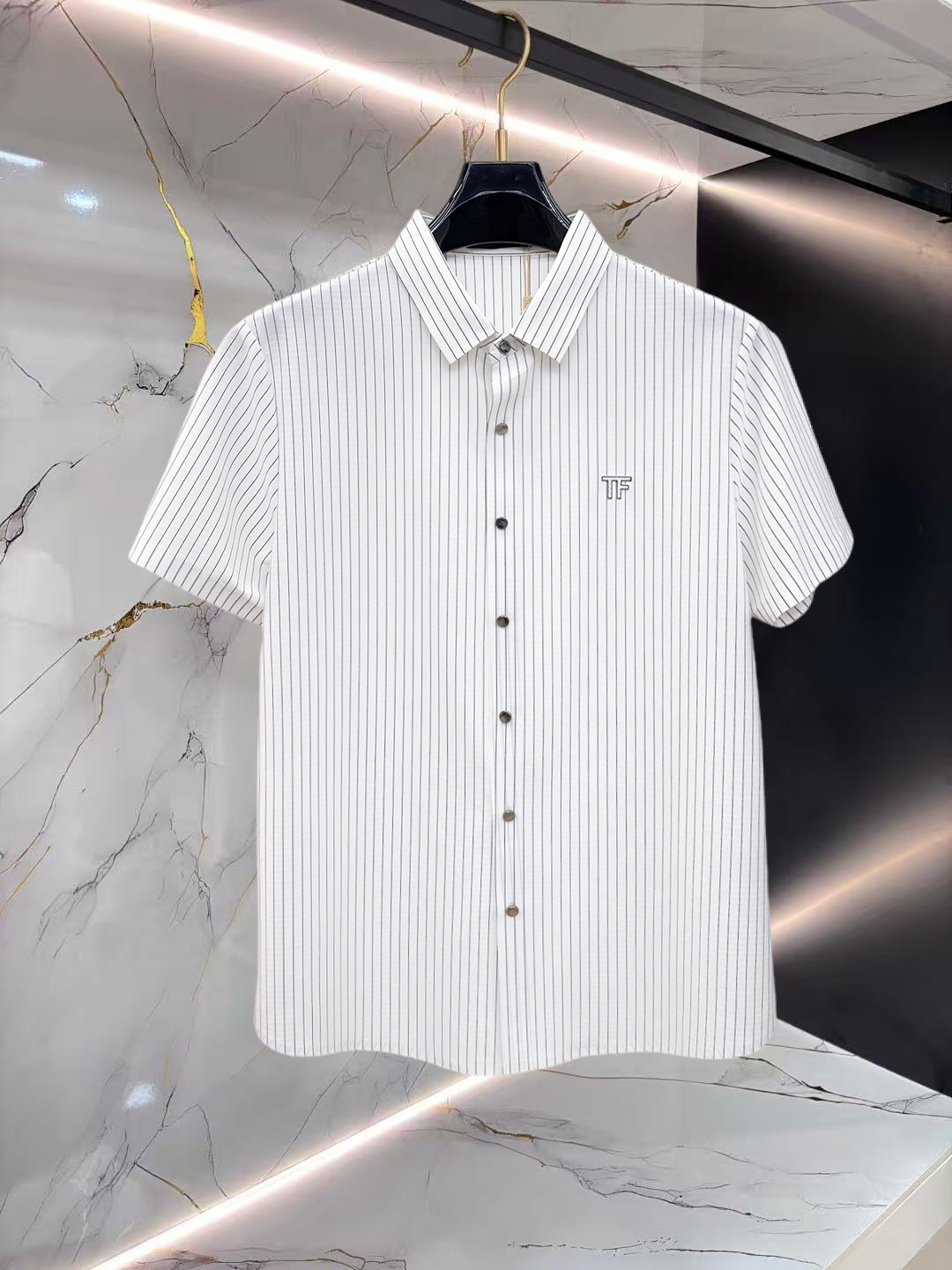 Alternative view of T-Shirt 08886