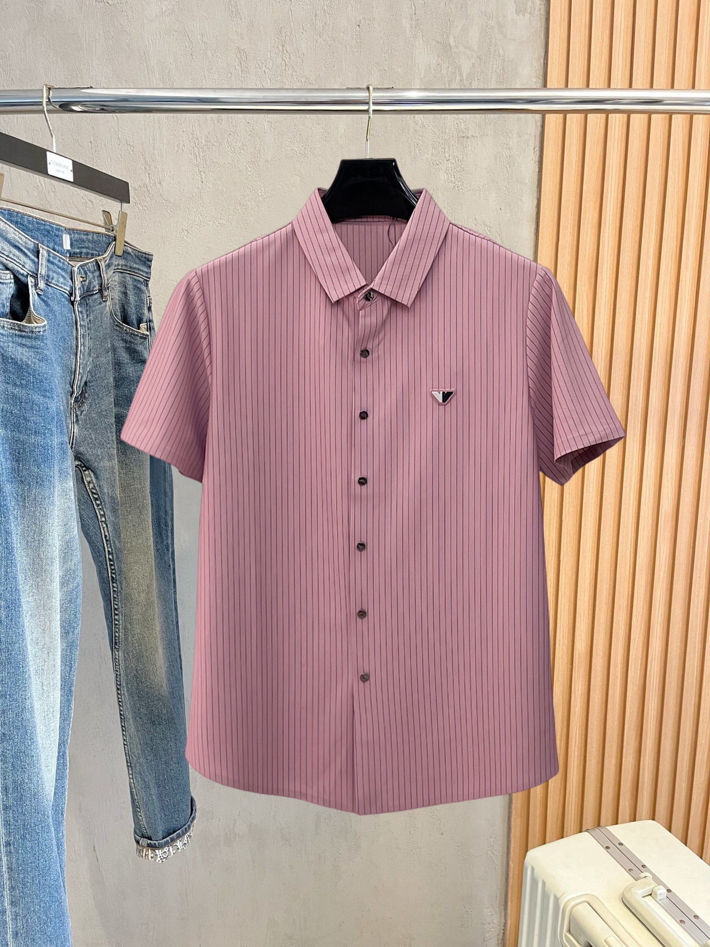 Alternative view of T-Shirt 07506
