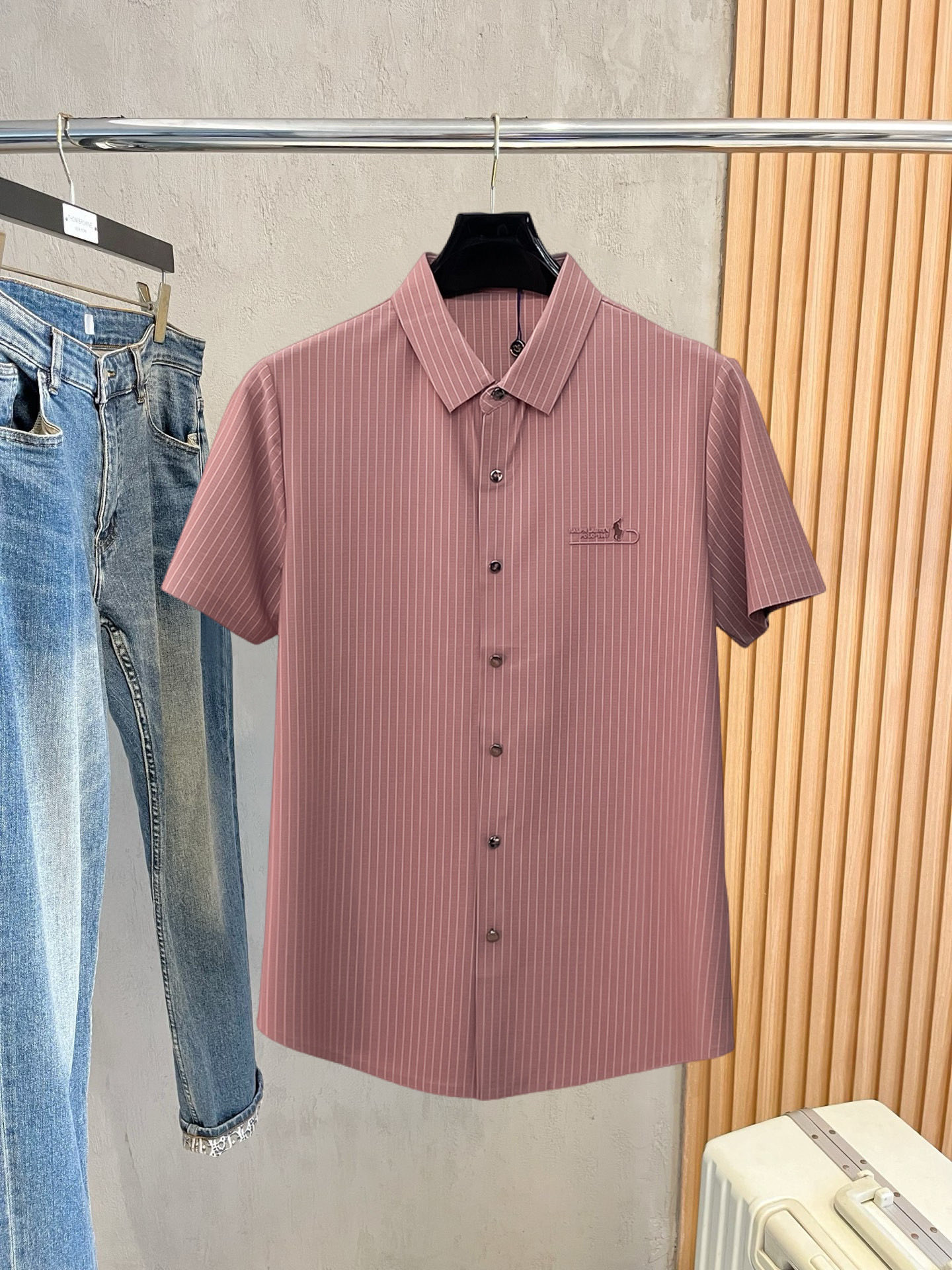 Alternative view of T-Shirt 07504