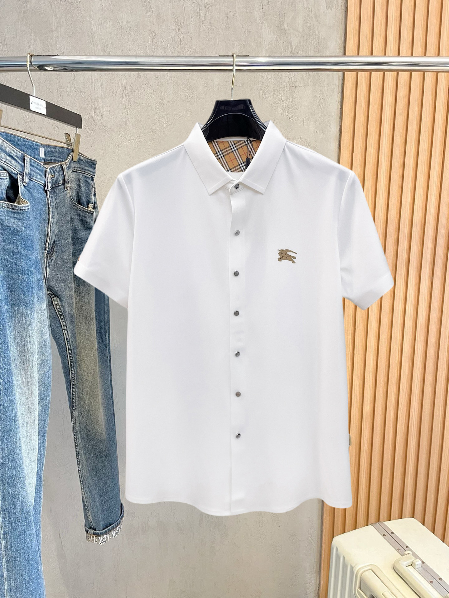 Alternative view of Burberry T-Shirt 07495
