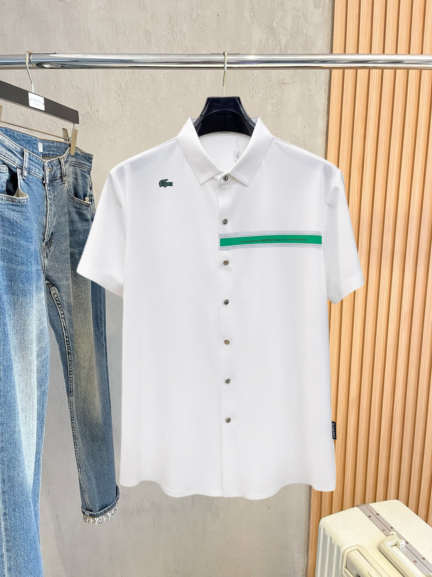 Alternative view of T-Shirt 07491